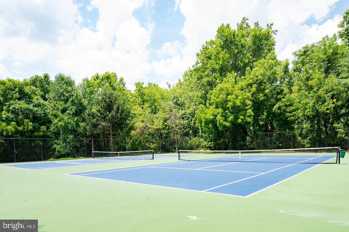 WILLOWS OF POTOMAC - Residential Lease