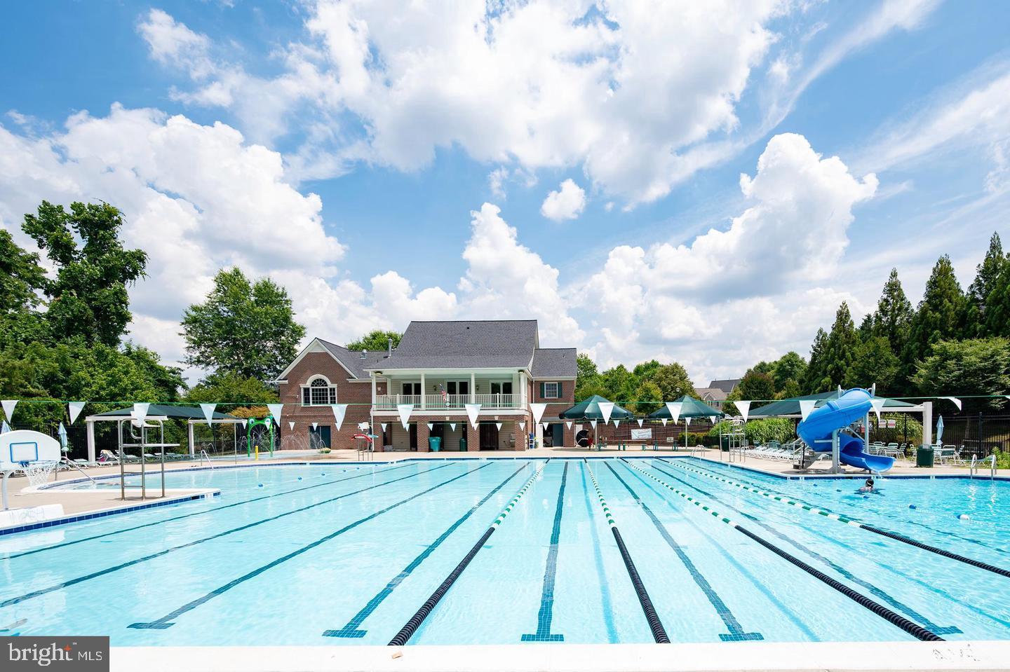 WILLOWS OF POTOMAC - Residential Lease