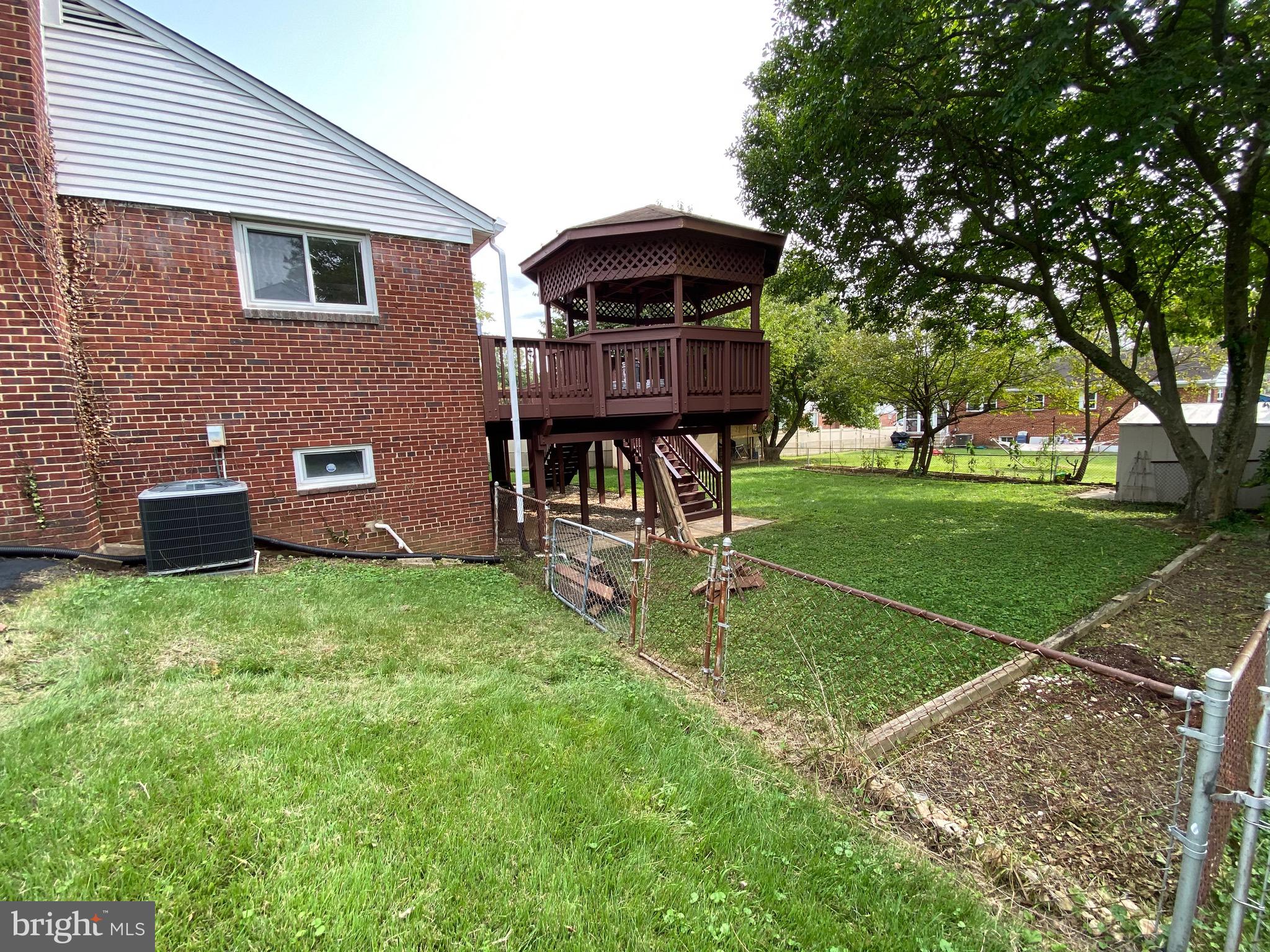 BROYHILL PARK - Residential Lease