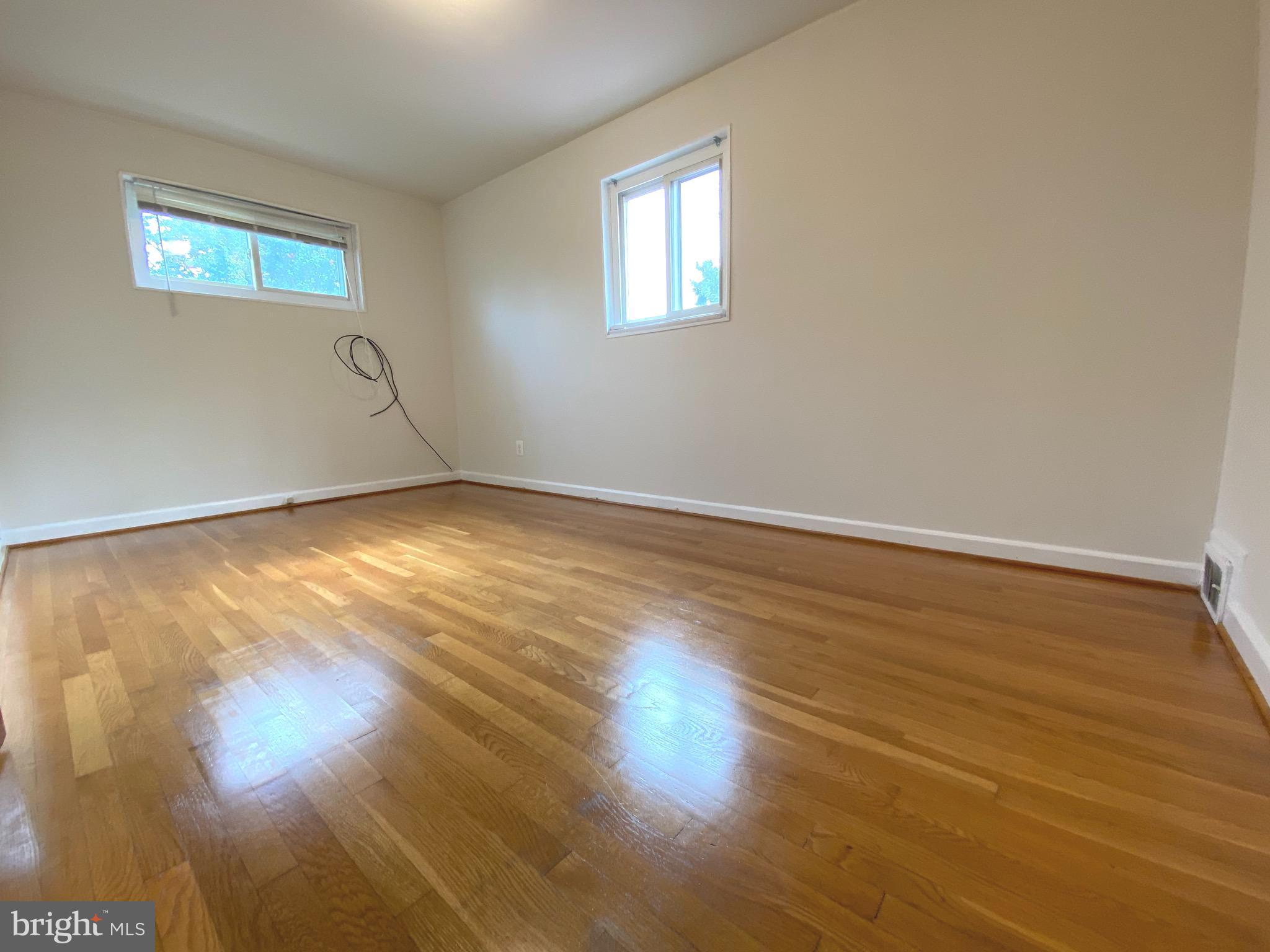 BROYHILL PARK - Residential Lease