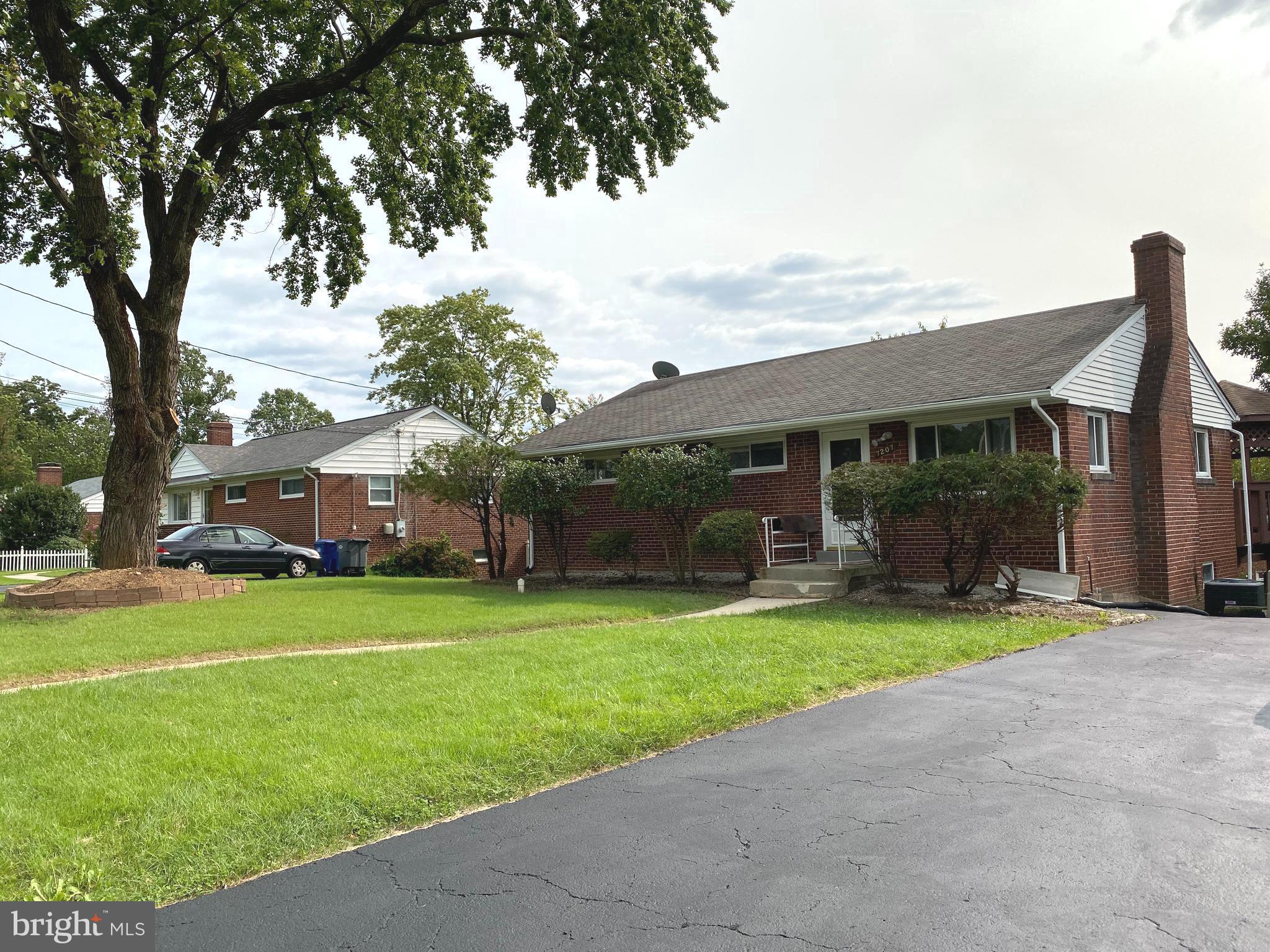 BROYHILL PARK - Residential Lease