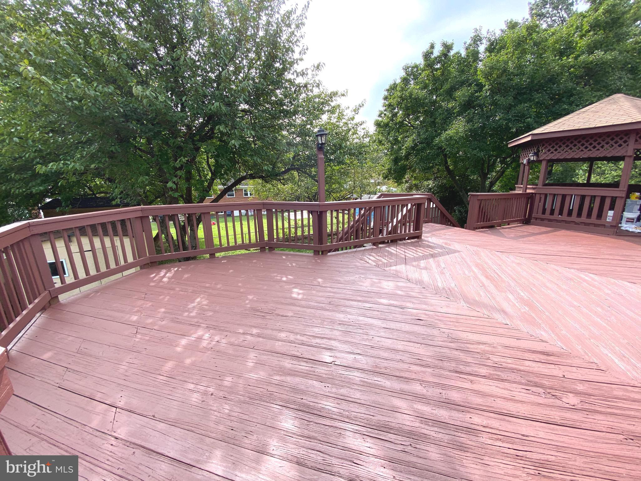 BROYHILL PARK - Residential Lease