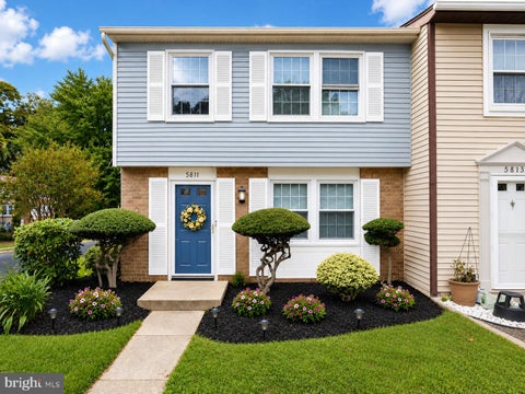 Townhouse For Sale - 5811 High Bluff Court<br/> BURKE, VA 22015