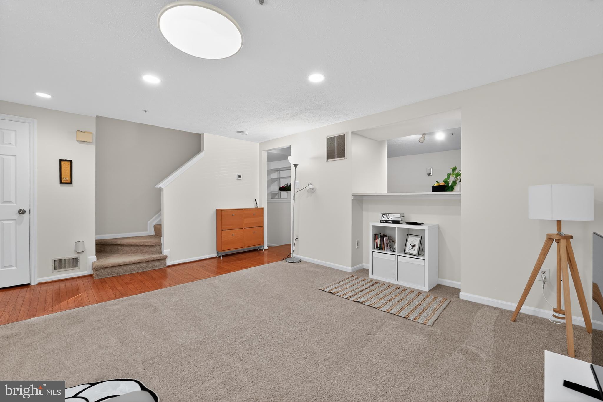 6049 SHEPHERD SQUARE 92