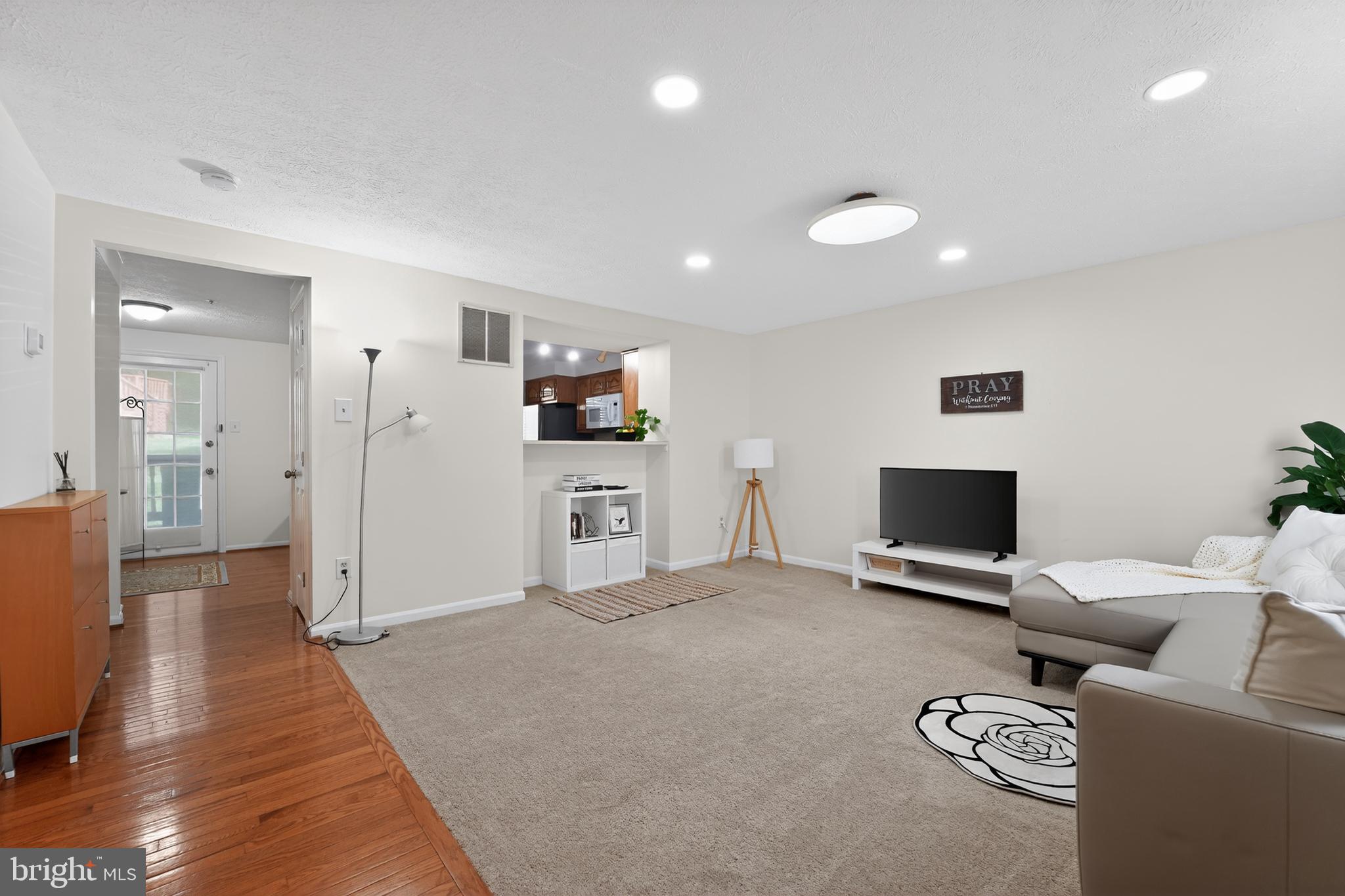 6049 SHEPHERD SQUARE 92