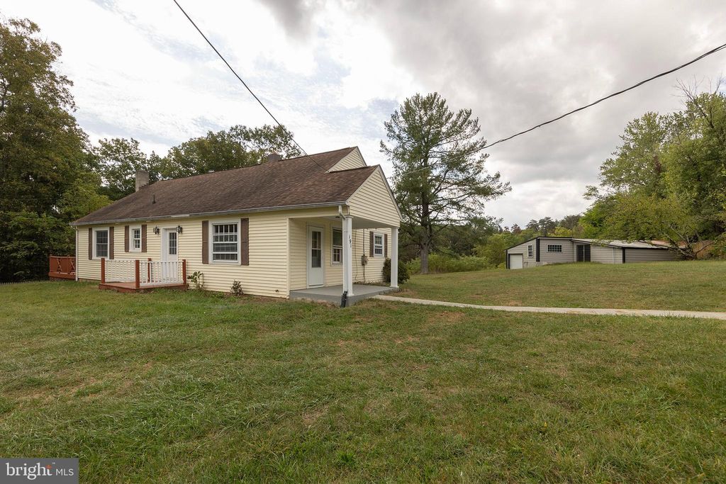 Photo of 191 Chapman Lane, WINCHESTER, VA 22603 (MLS # VAFV2037124)