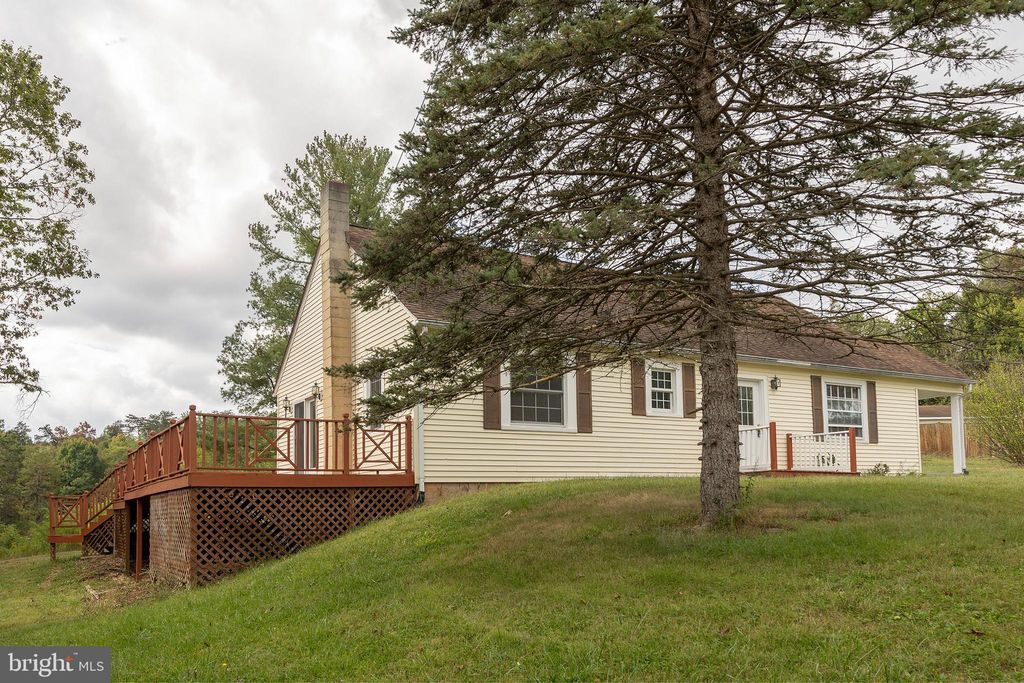 Photo of 191 Chapman Lane, WINCHESTER, VA 22603 (MLS # VAFV2037124)