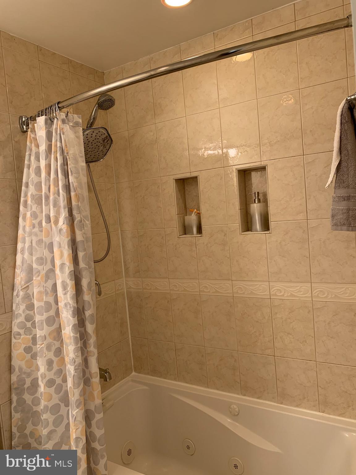 GERMANTOWN PARK - Residential Lease