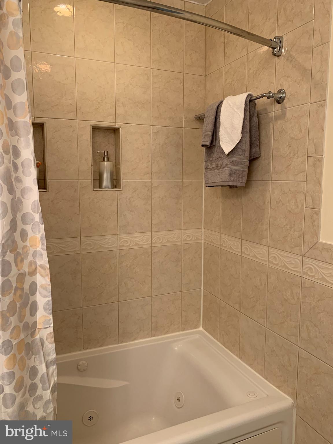 GERMANTOWN PARK - Residential Lease