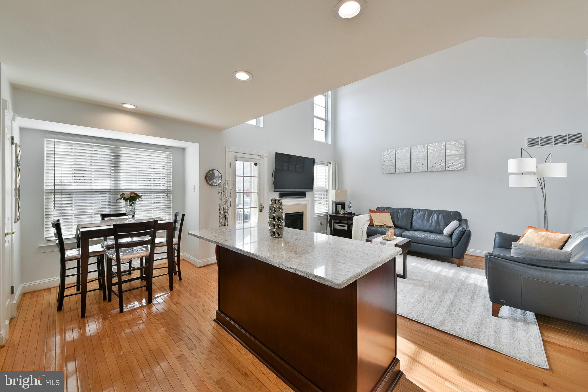 BELCOURT MANOR - Residential