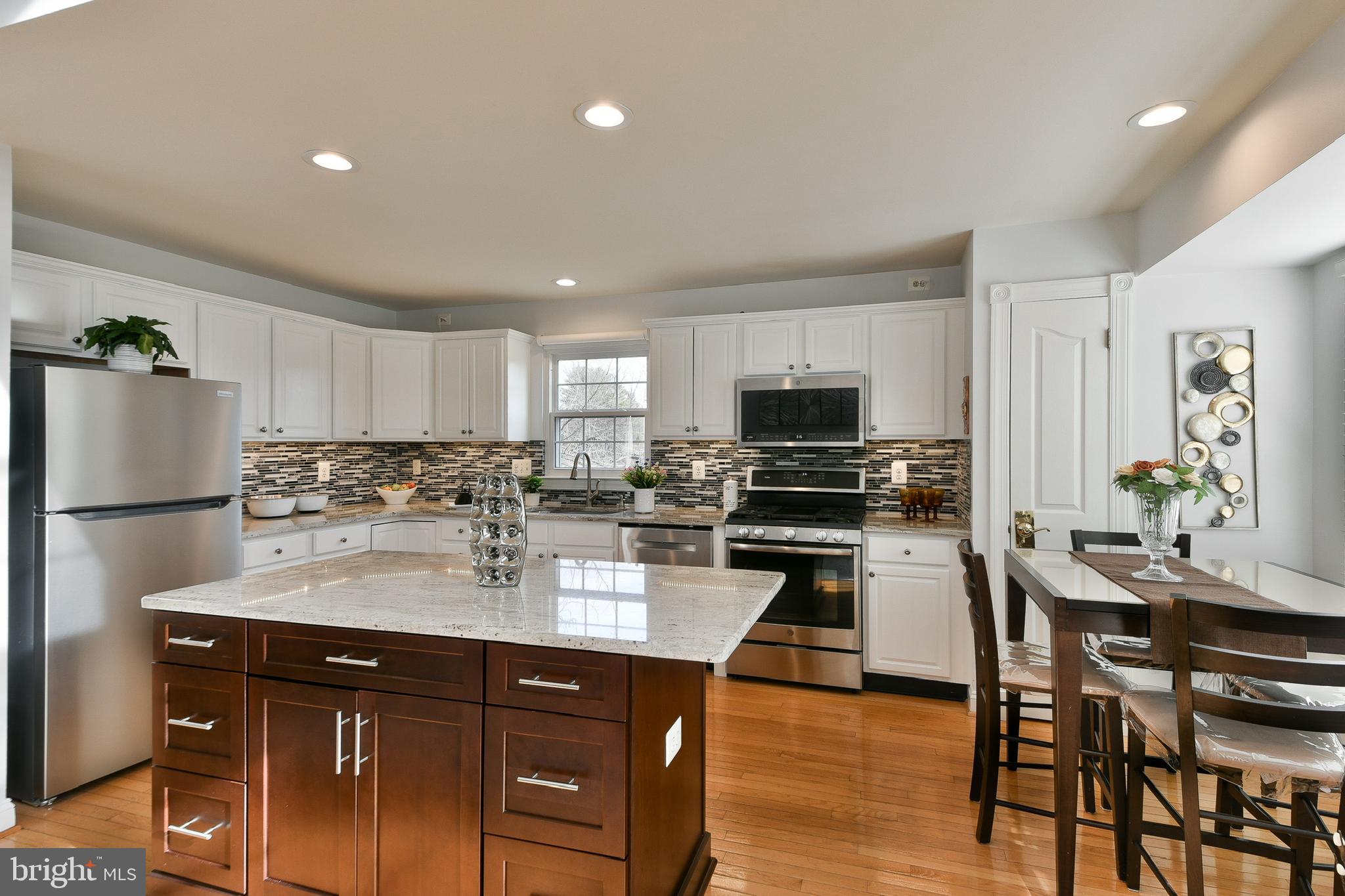 BELCOURT MANOR - Residential