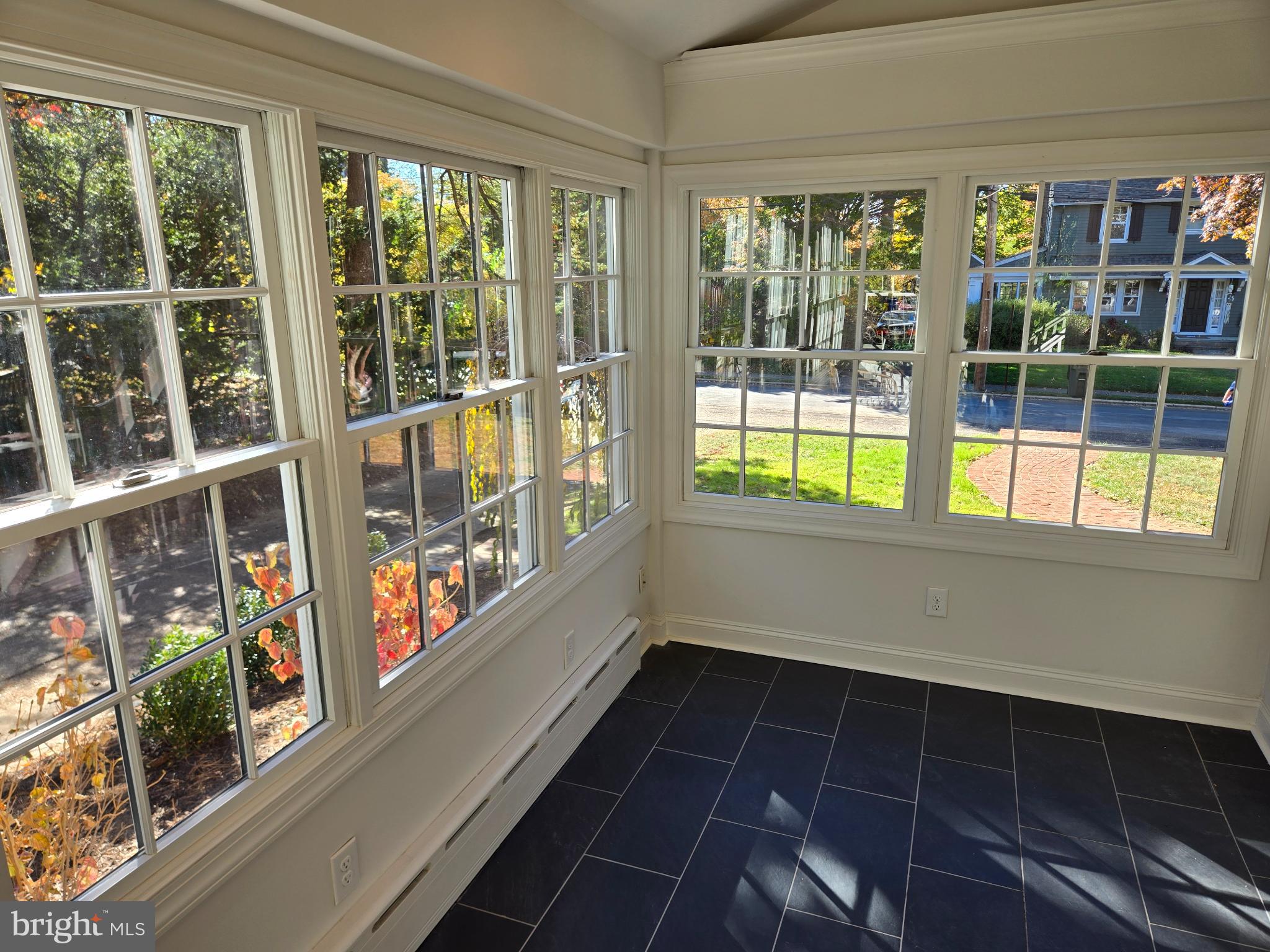 GLENSIDE - Residential