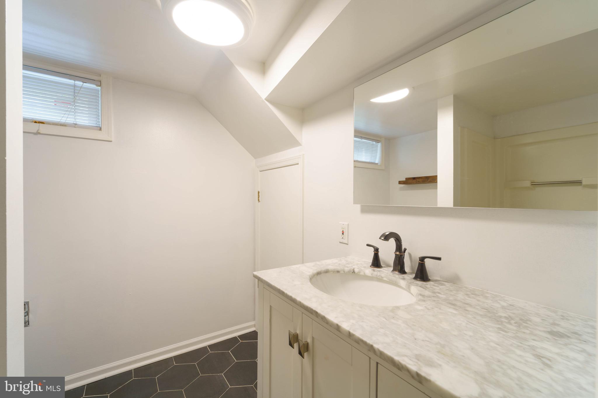 VEIRS MILL VILLAGE - Residential Lease