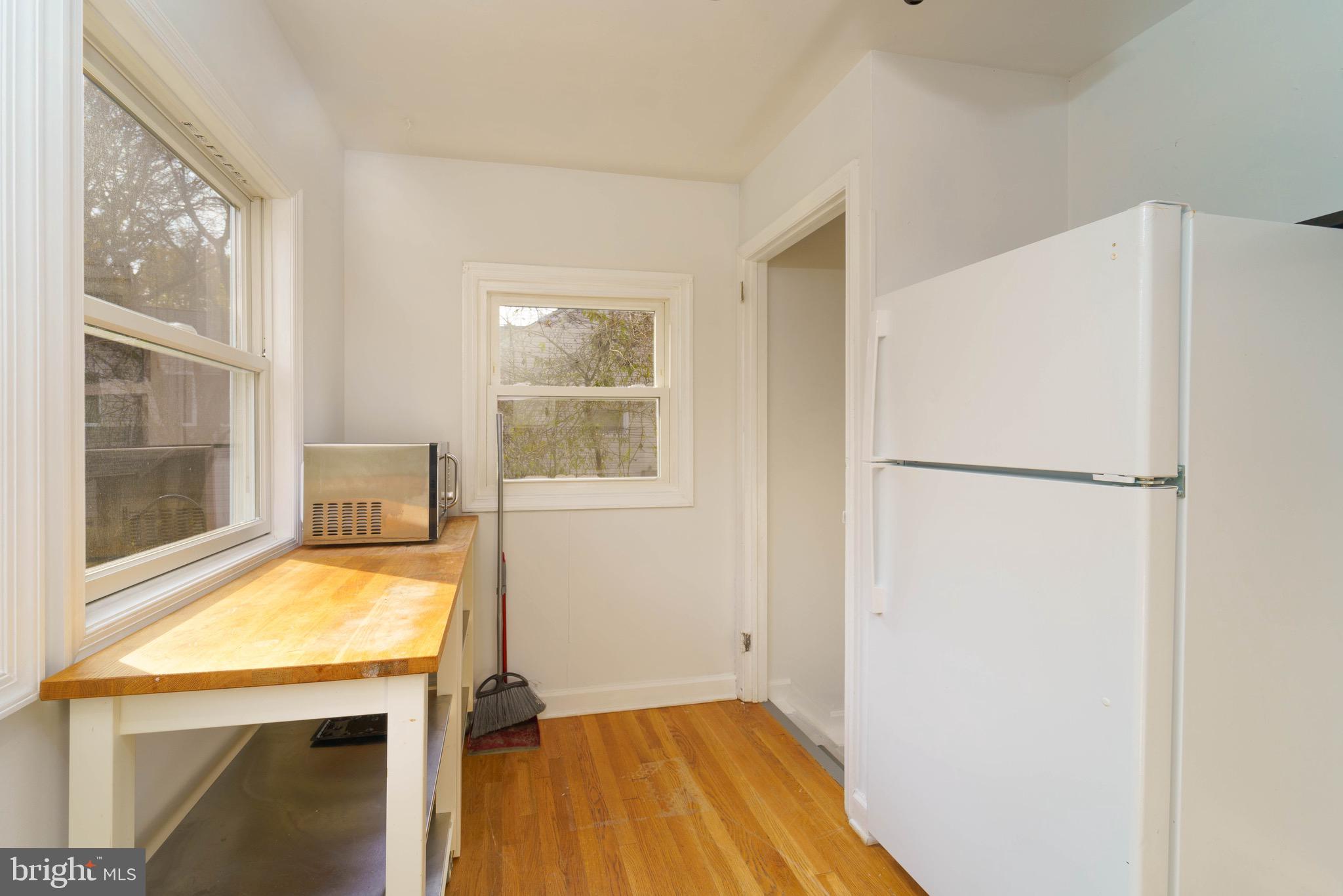 VEIRS MILL VILLAGE - Residential Lease