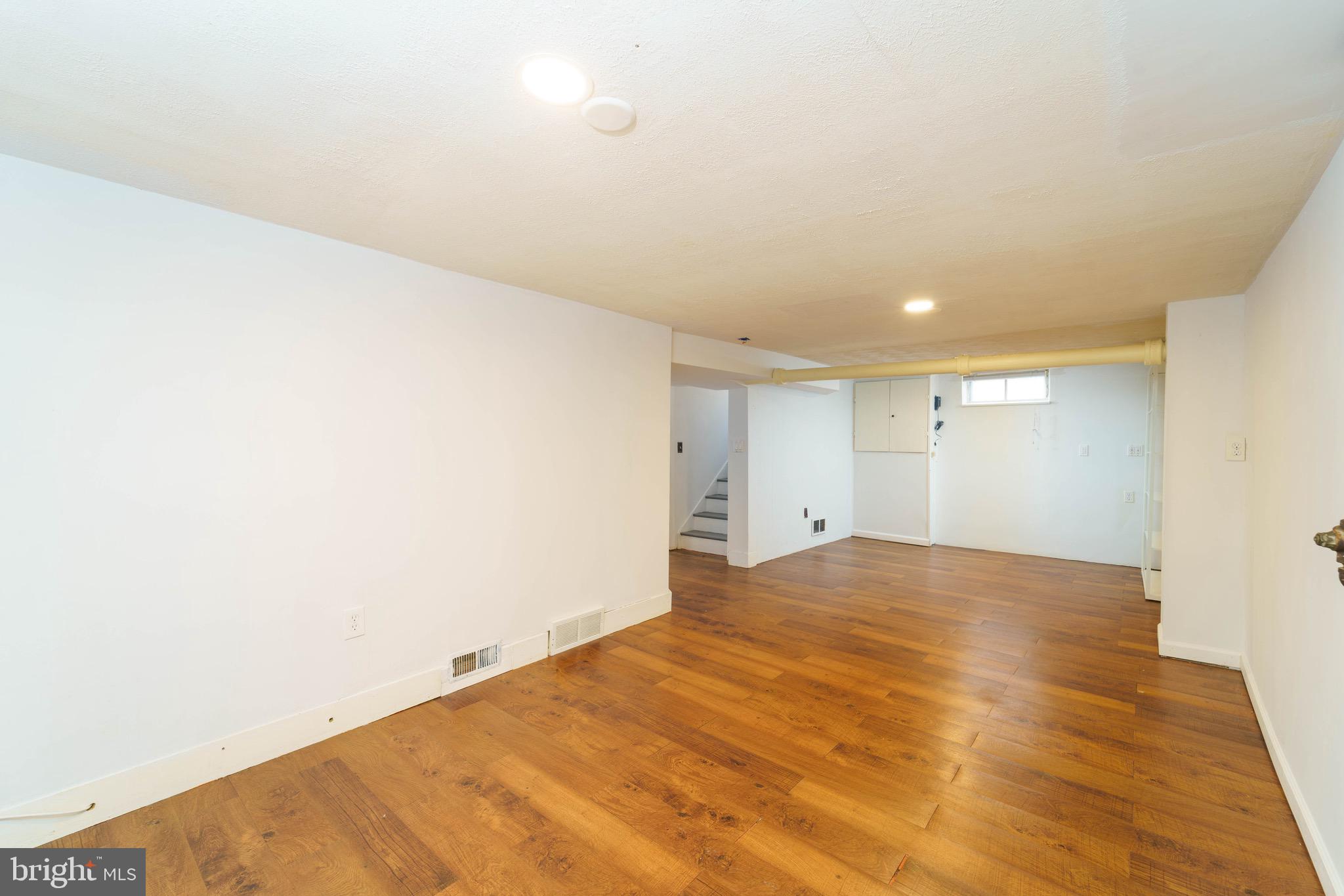 VEIRS MILL VILLAGE - Residential Lease