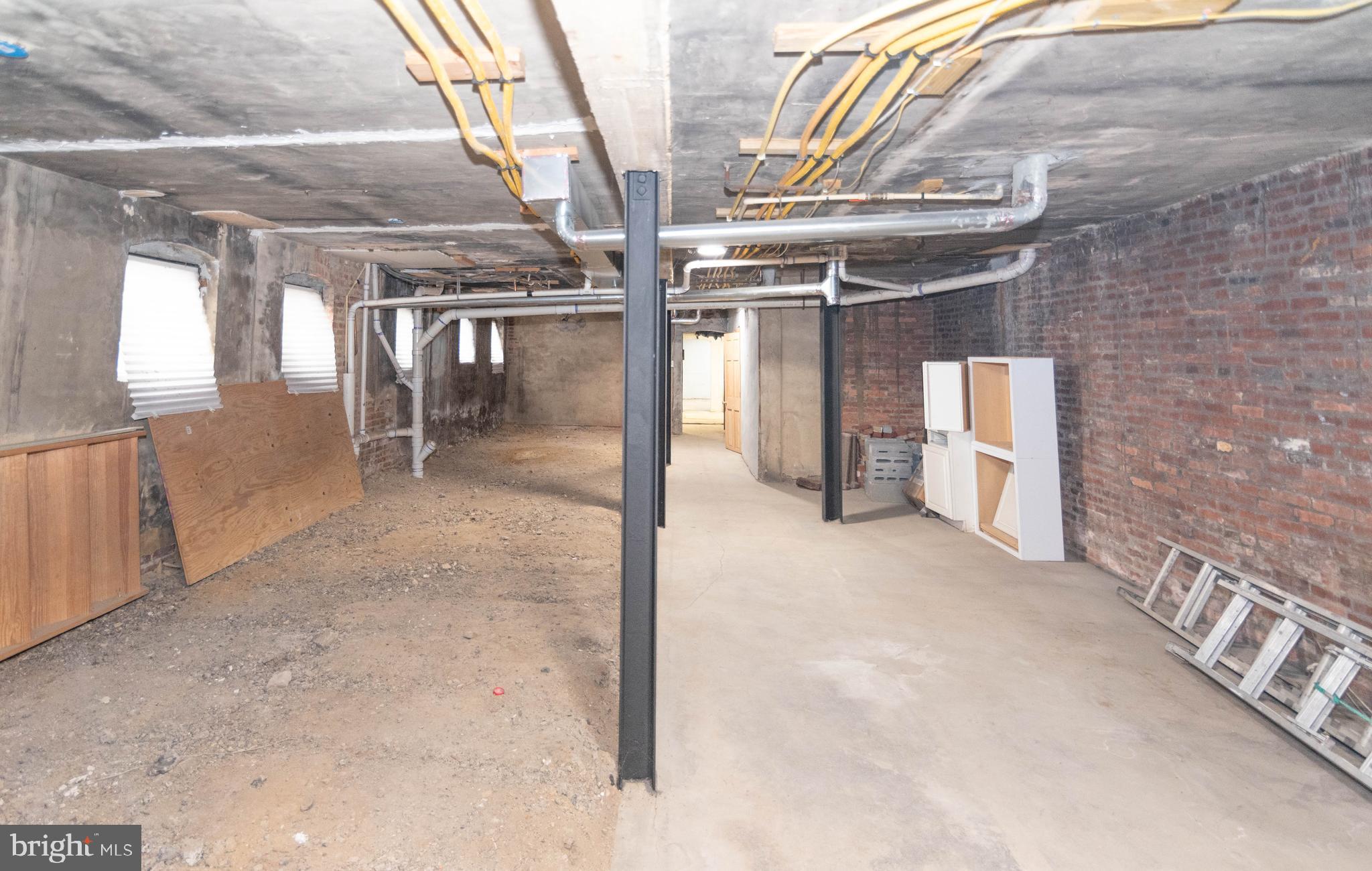 RESERVOIR HILL - Commercial Sale