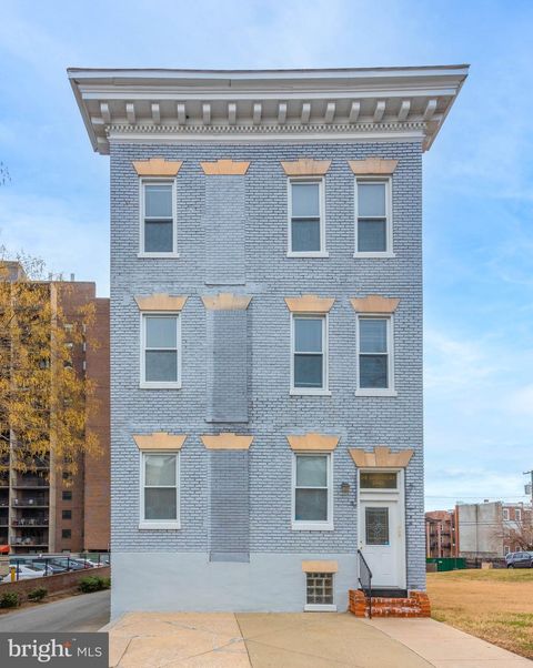 Photo of 2445 Lakeview Avenue, BALTIMORE, MD 21217 (MLS # MDBA2199366)