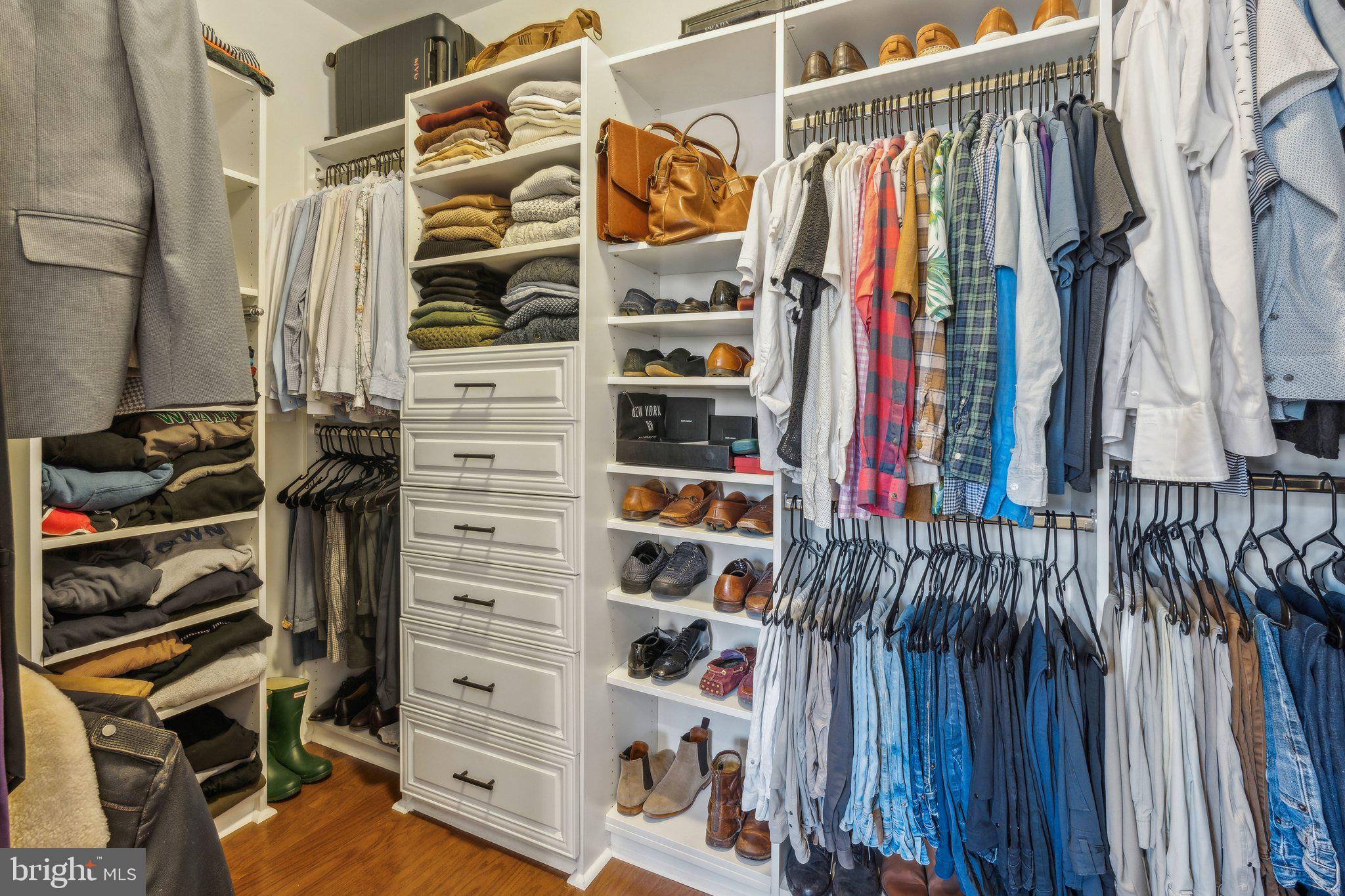 RHODES HILL SQUARE - Residential