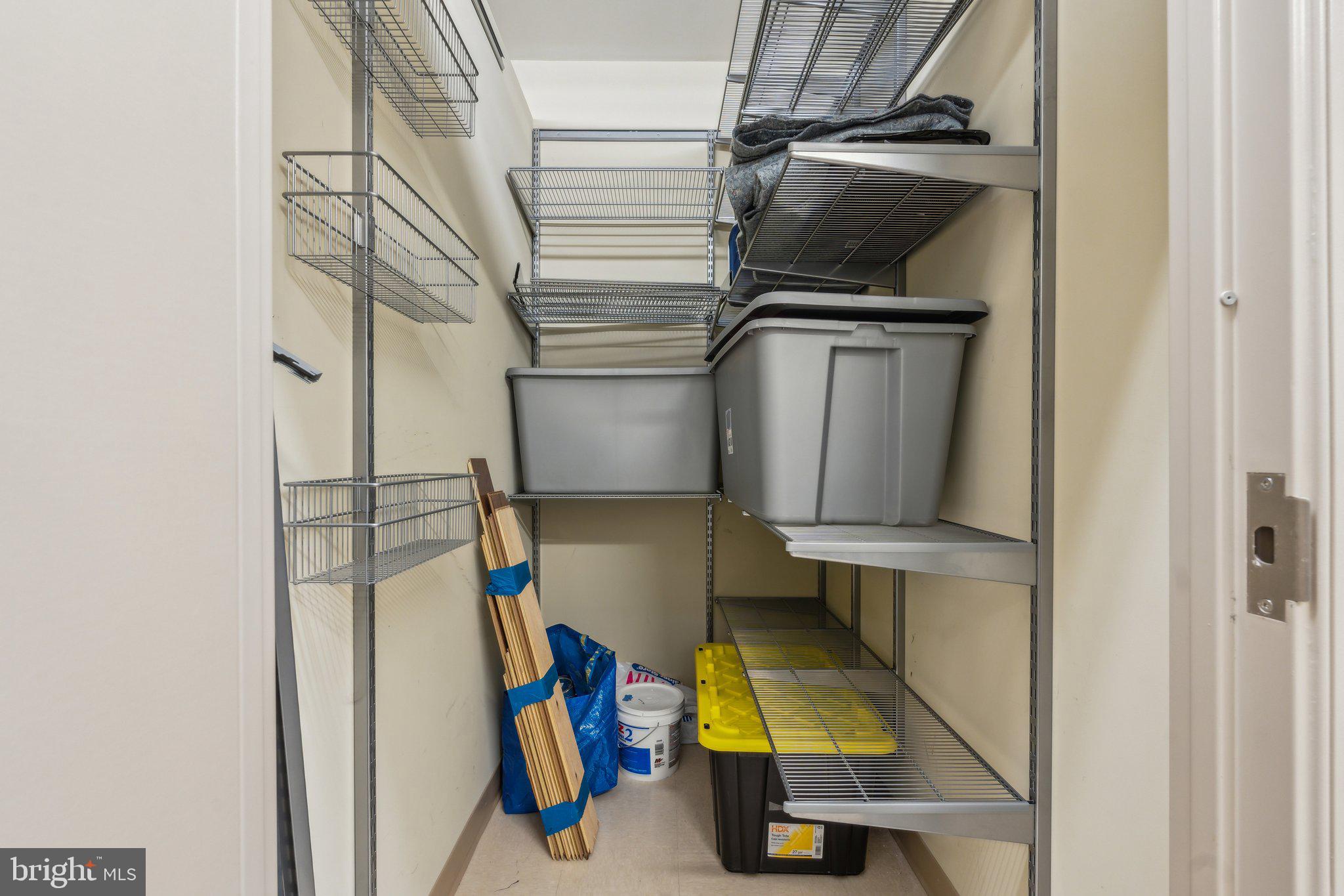 RHODES HILL SQUARE - Residential