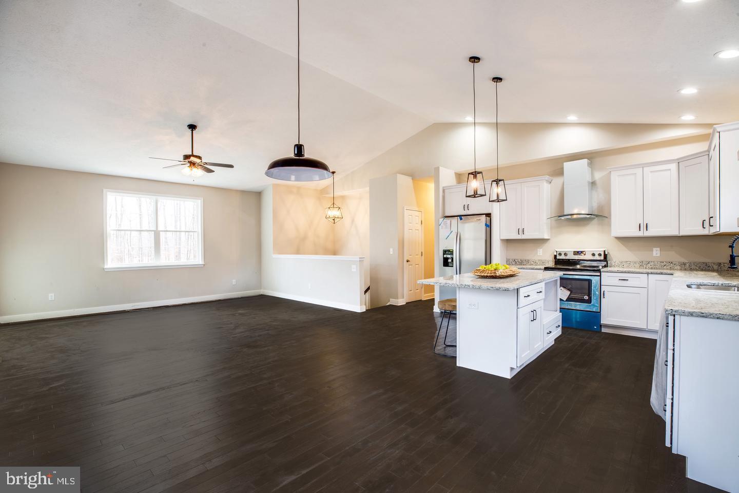 LAKE LAND OR - Residential