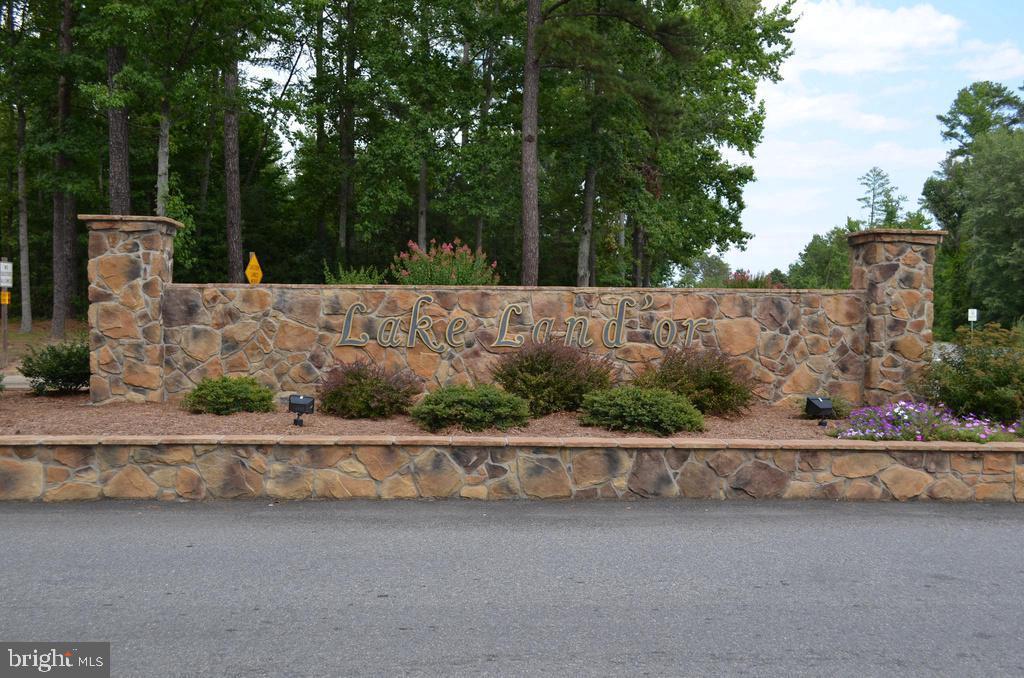 LAKE LAND OR - Residential