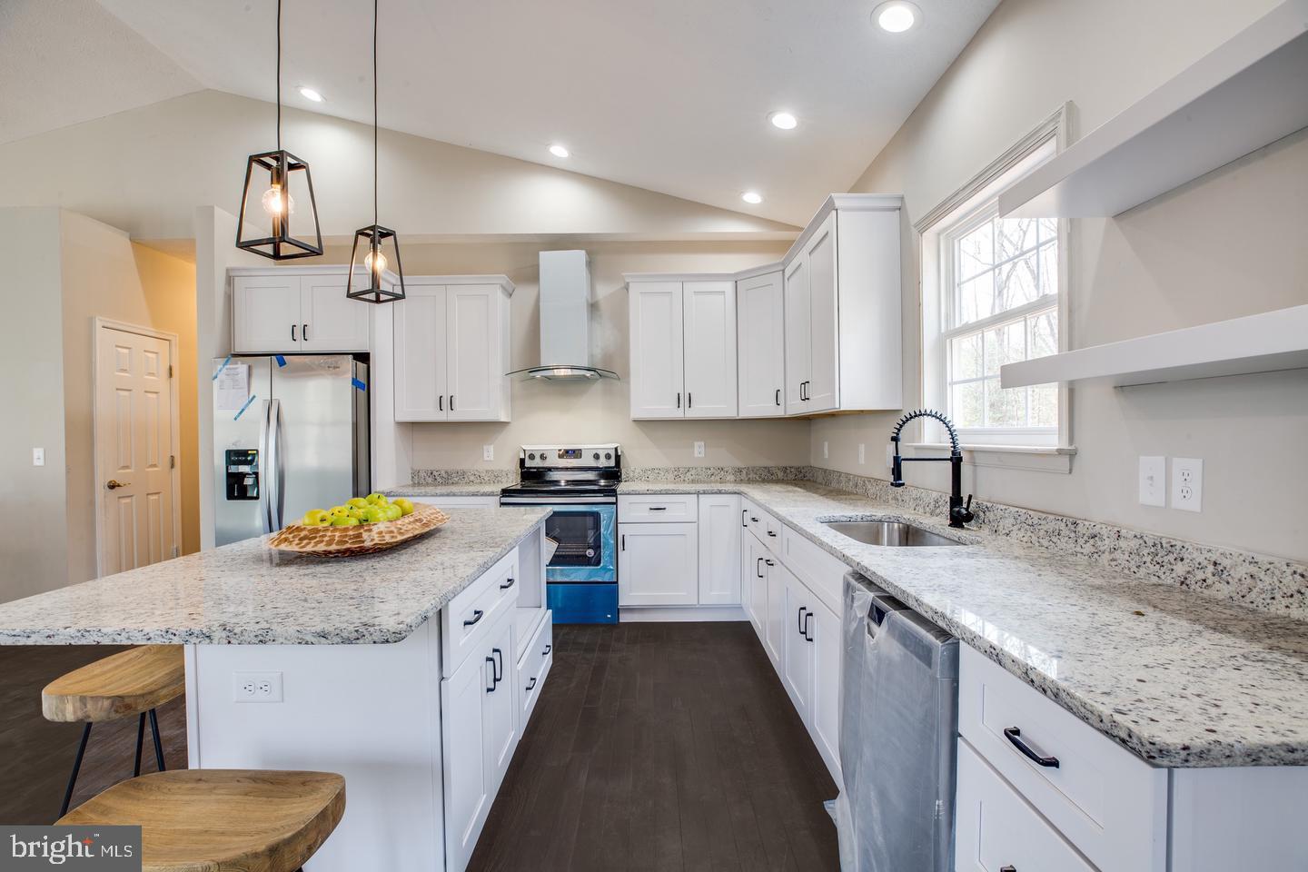 LAKE LAND OR - Residential