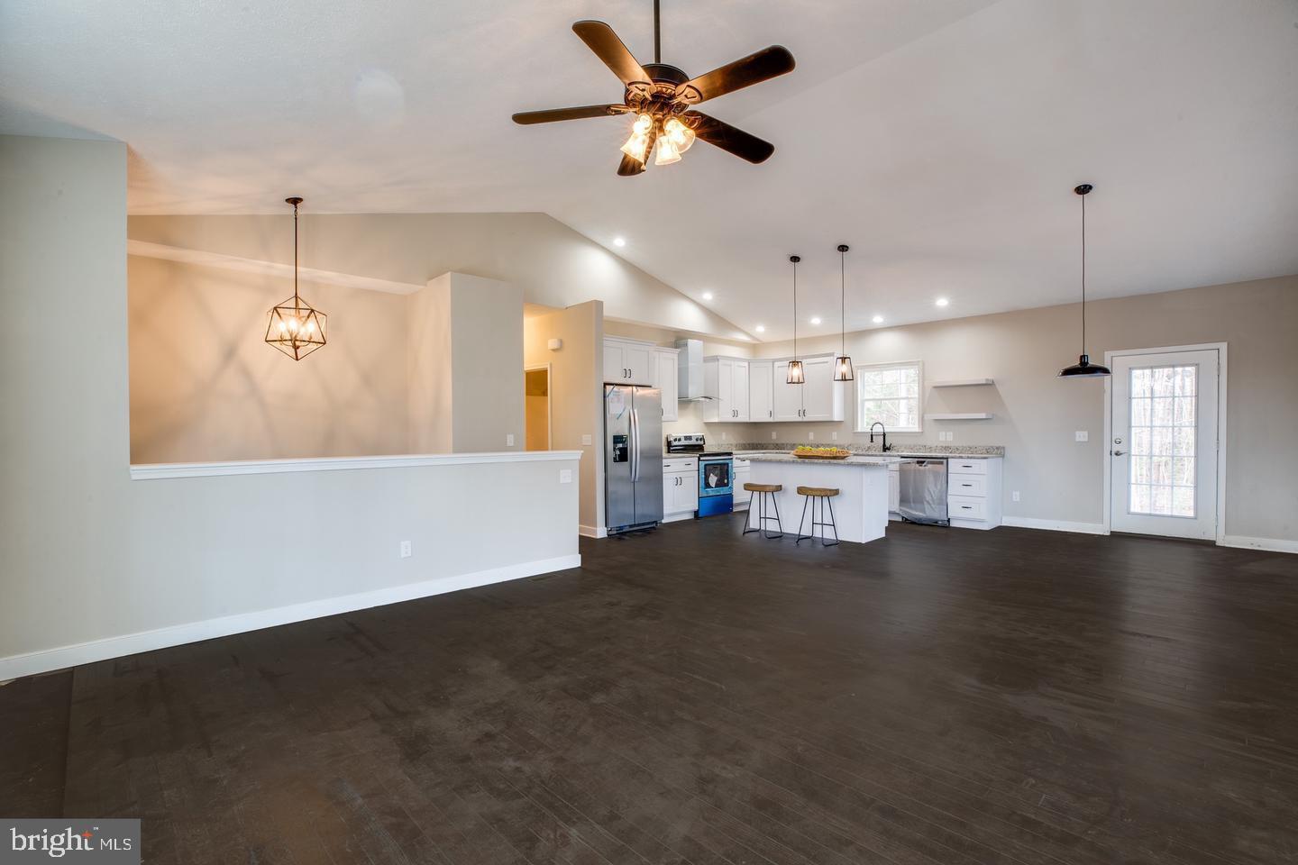 LAKE LAND OR - Residential