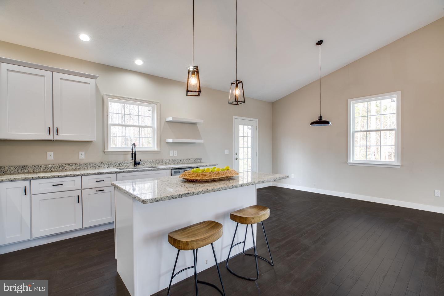 LAKE LAND OR - Residential