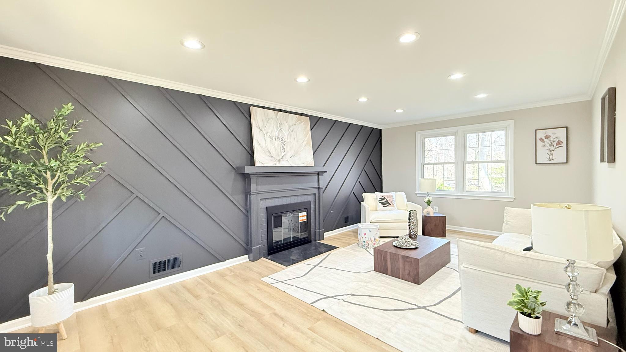 5037 LINETTE LANE