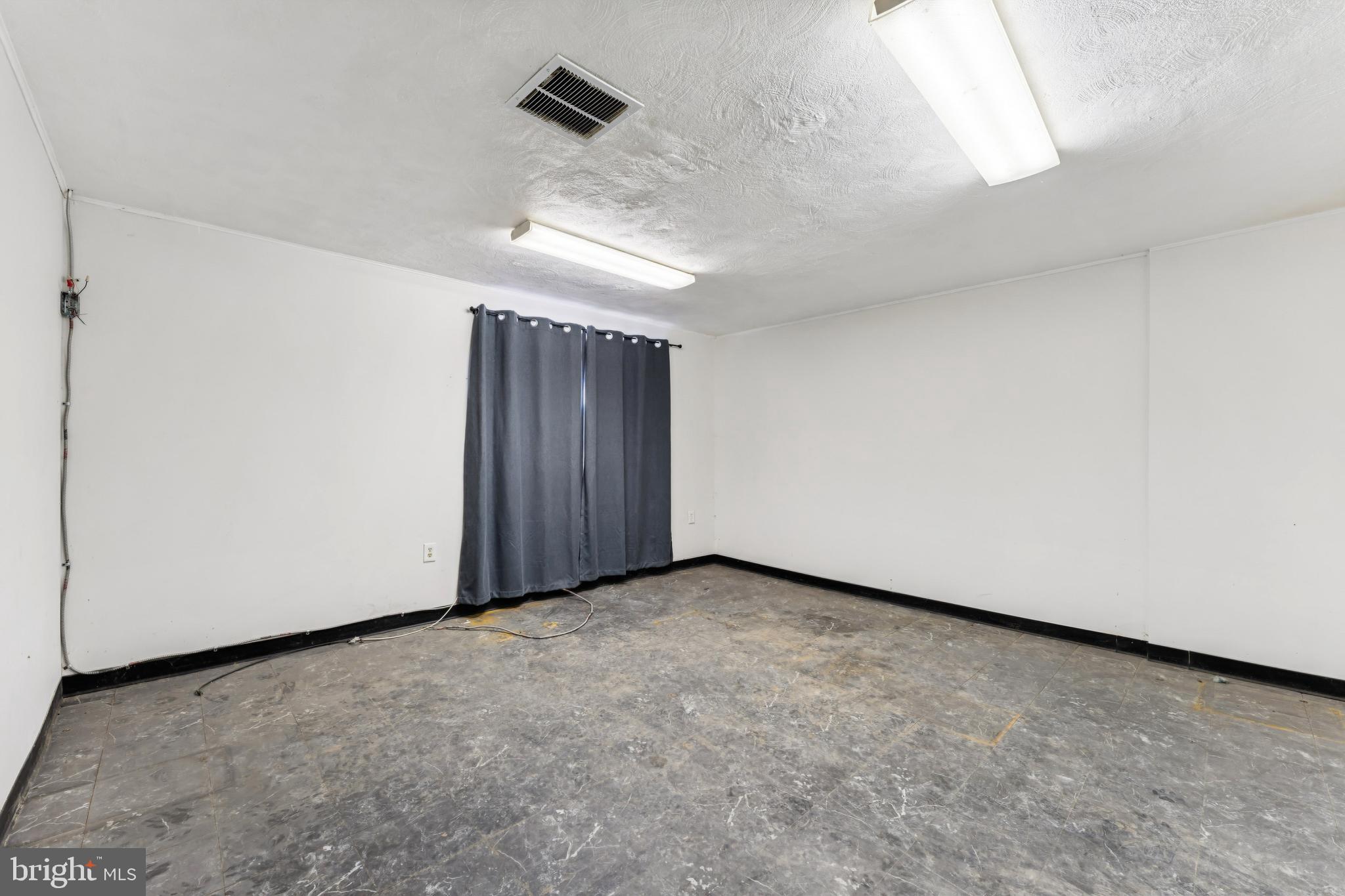 LIVINGSTON PARK - Residential