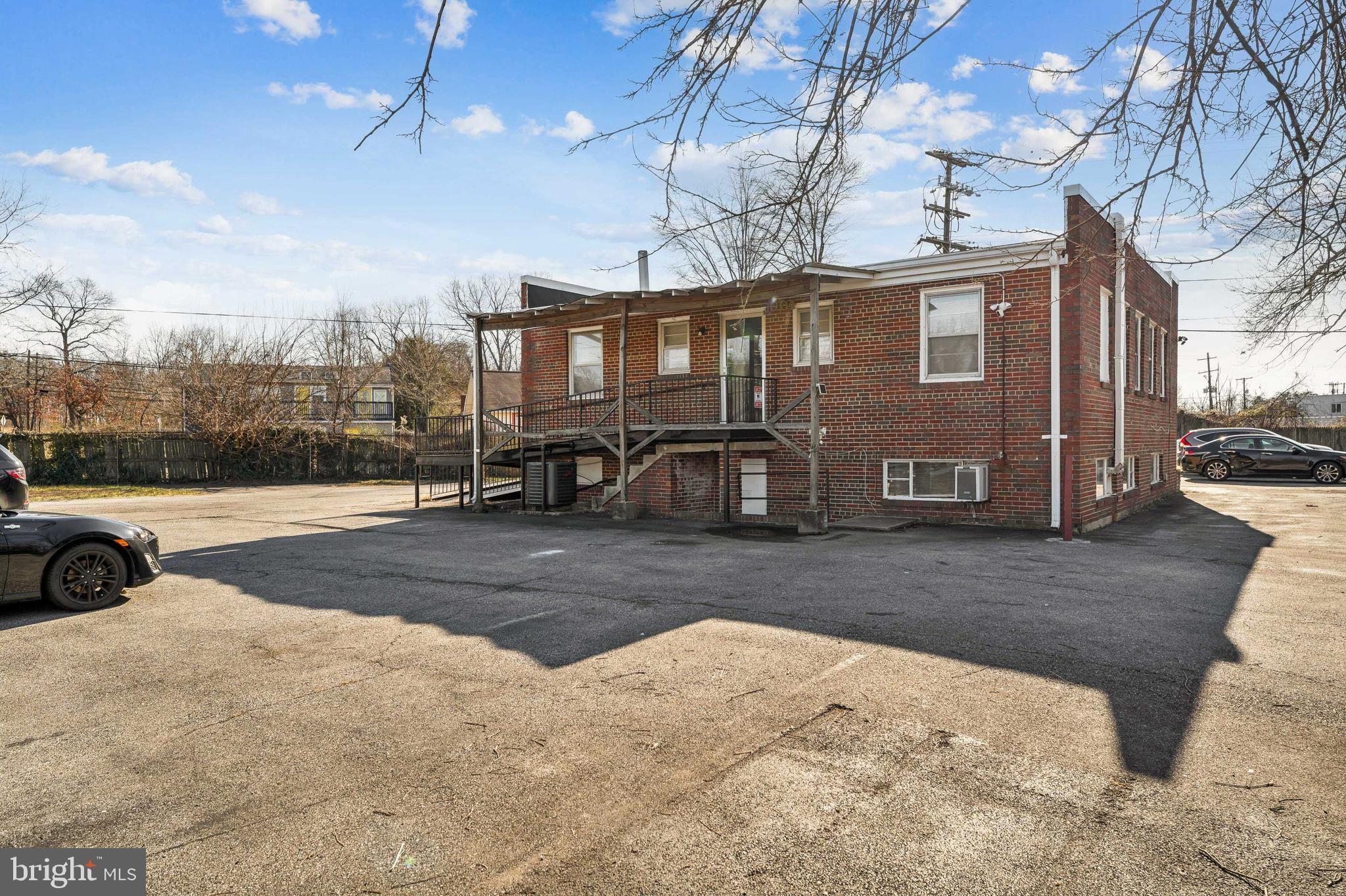 LIVINGSTON PARK - Residential