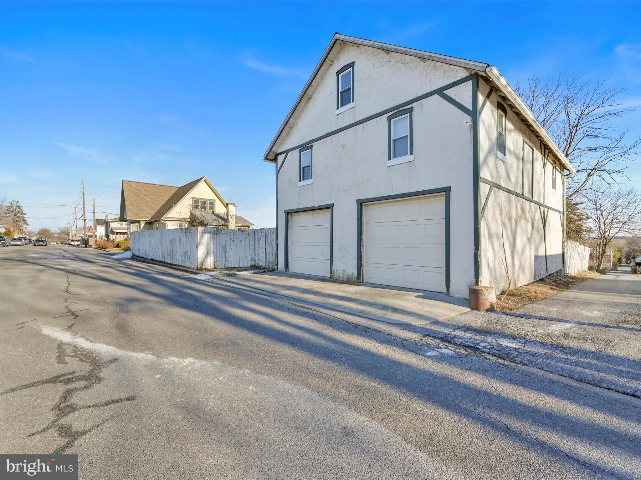 ELIZABETHTOWN BOROUGH - Residential