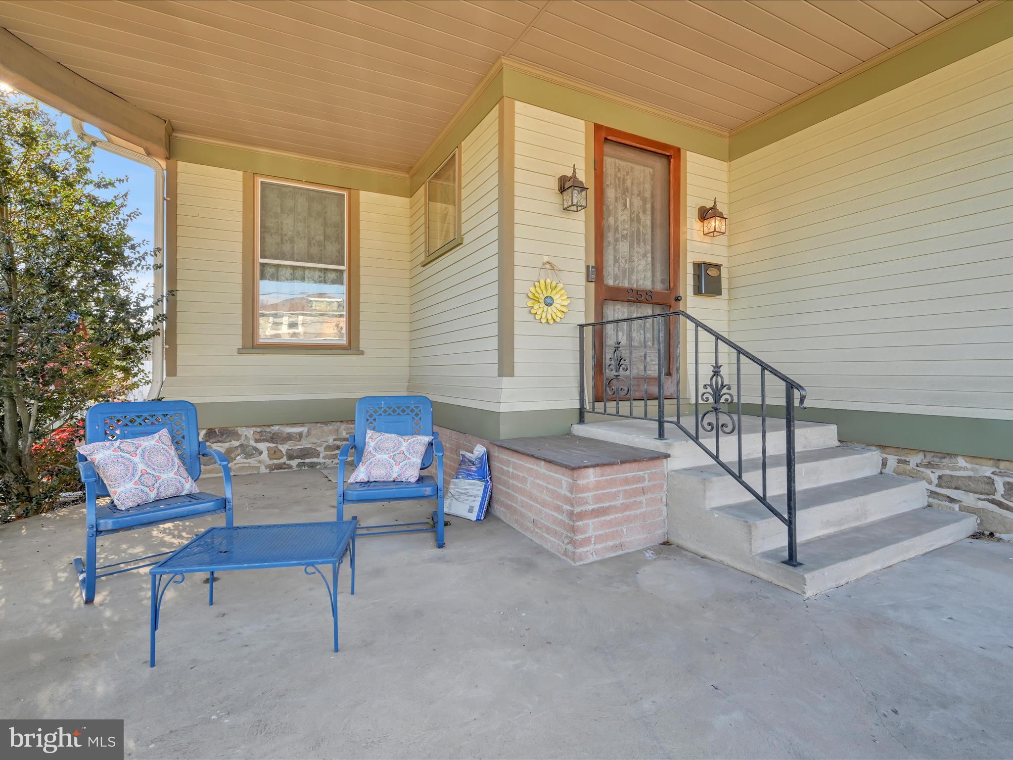 ELIZABETHTOWN BOROUGH - Residential