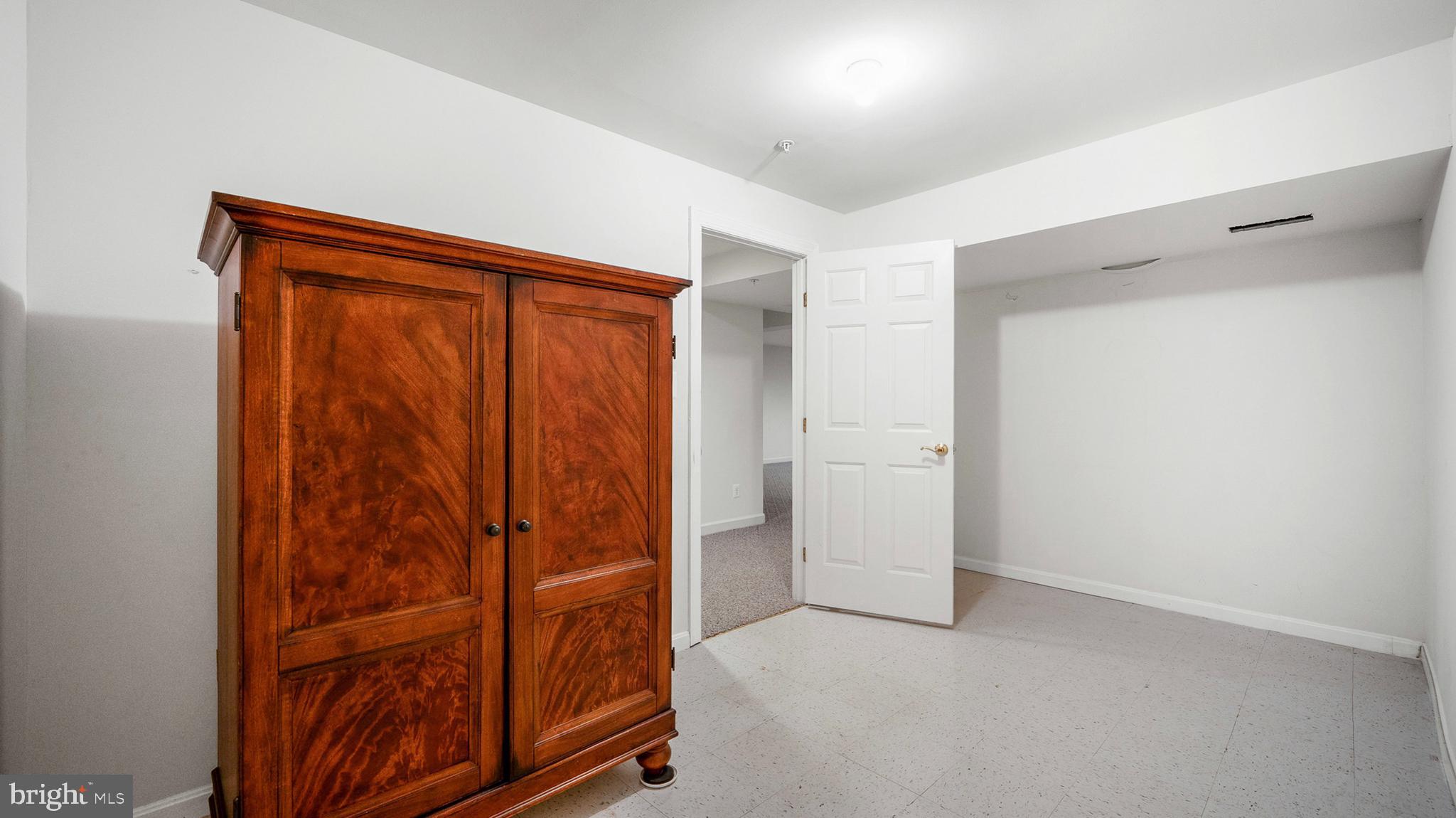 PIKESVILLE - Residential