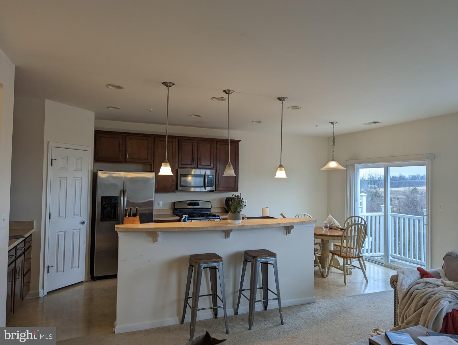 DULLES PARKWAY CENTER - Residential Lease