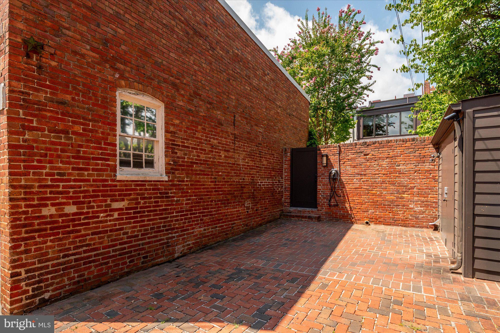 GEORGETOWN - Residential