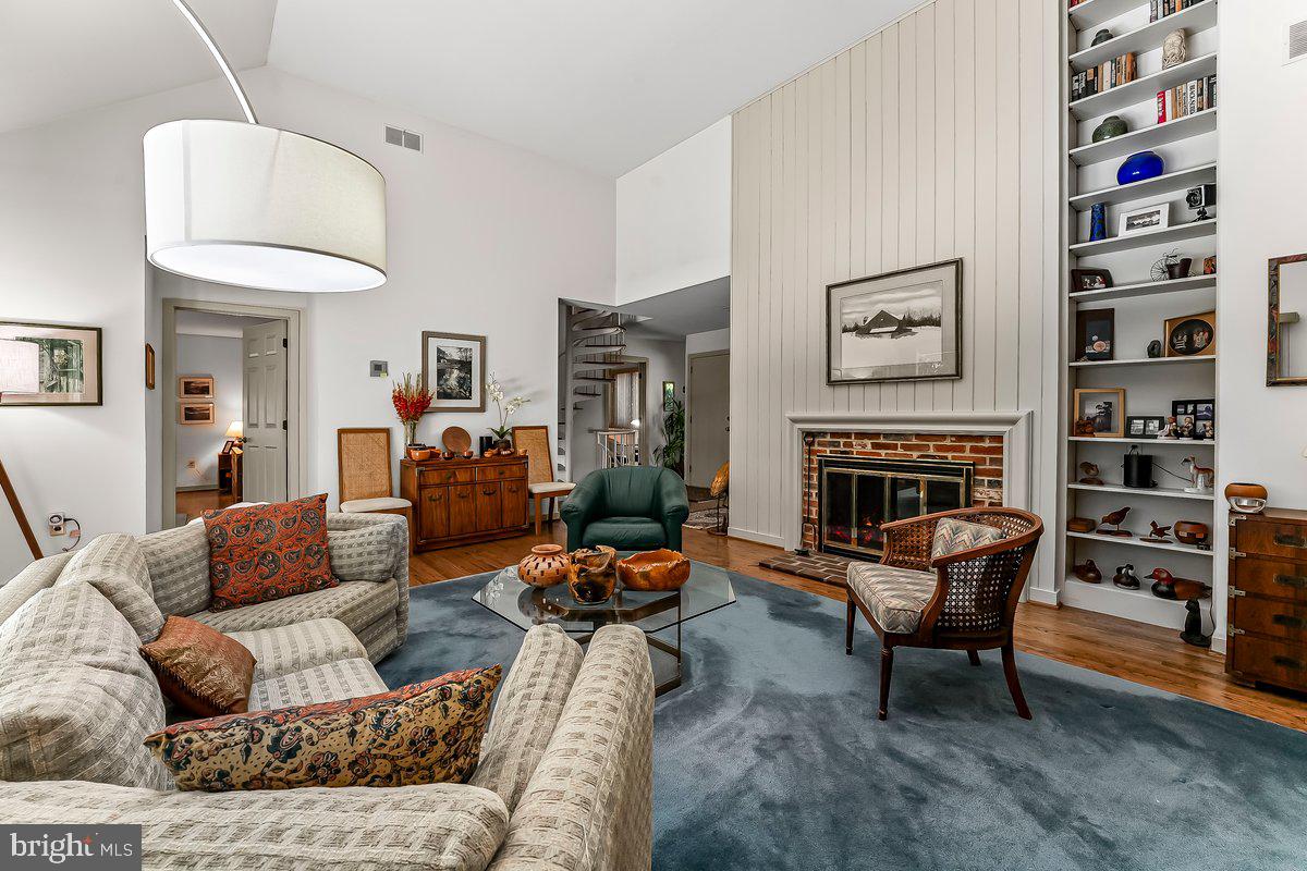 SOUTHRIDGE - Residential