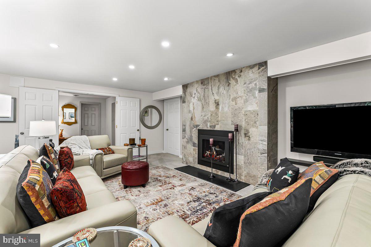 SOUTHRIDGE - Residential