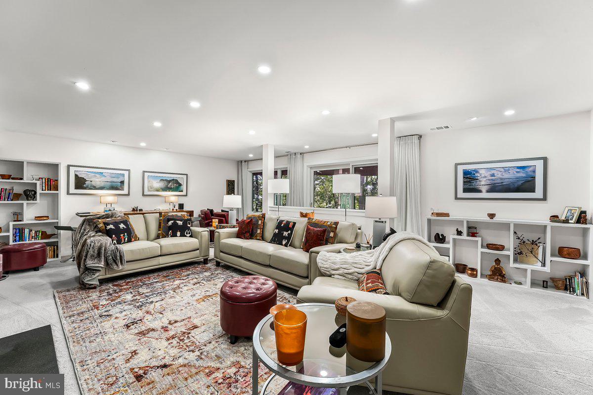 SOUTHRIDGE - Residential