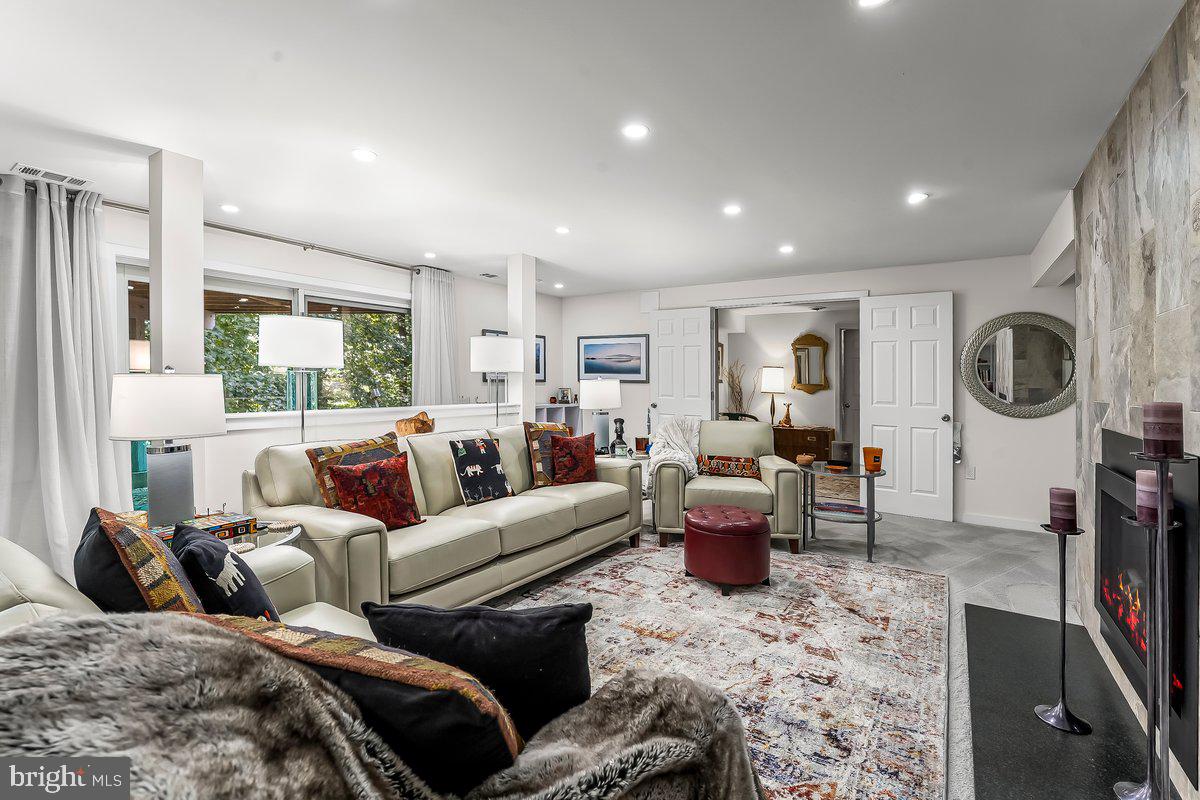 SOUTHRIDGE - Residential