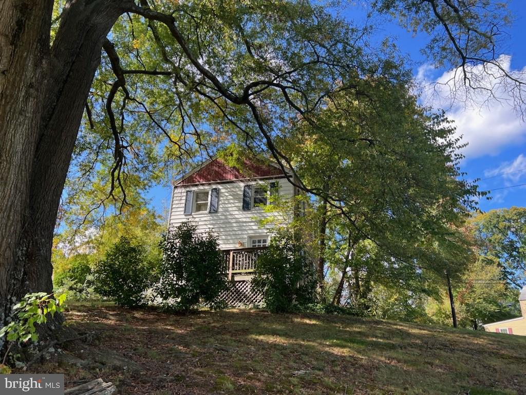 LANDOVER HILLS - Residential