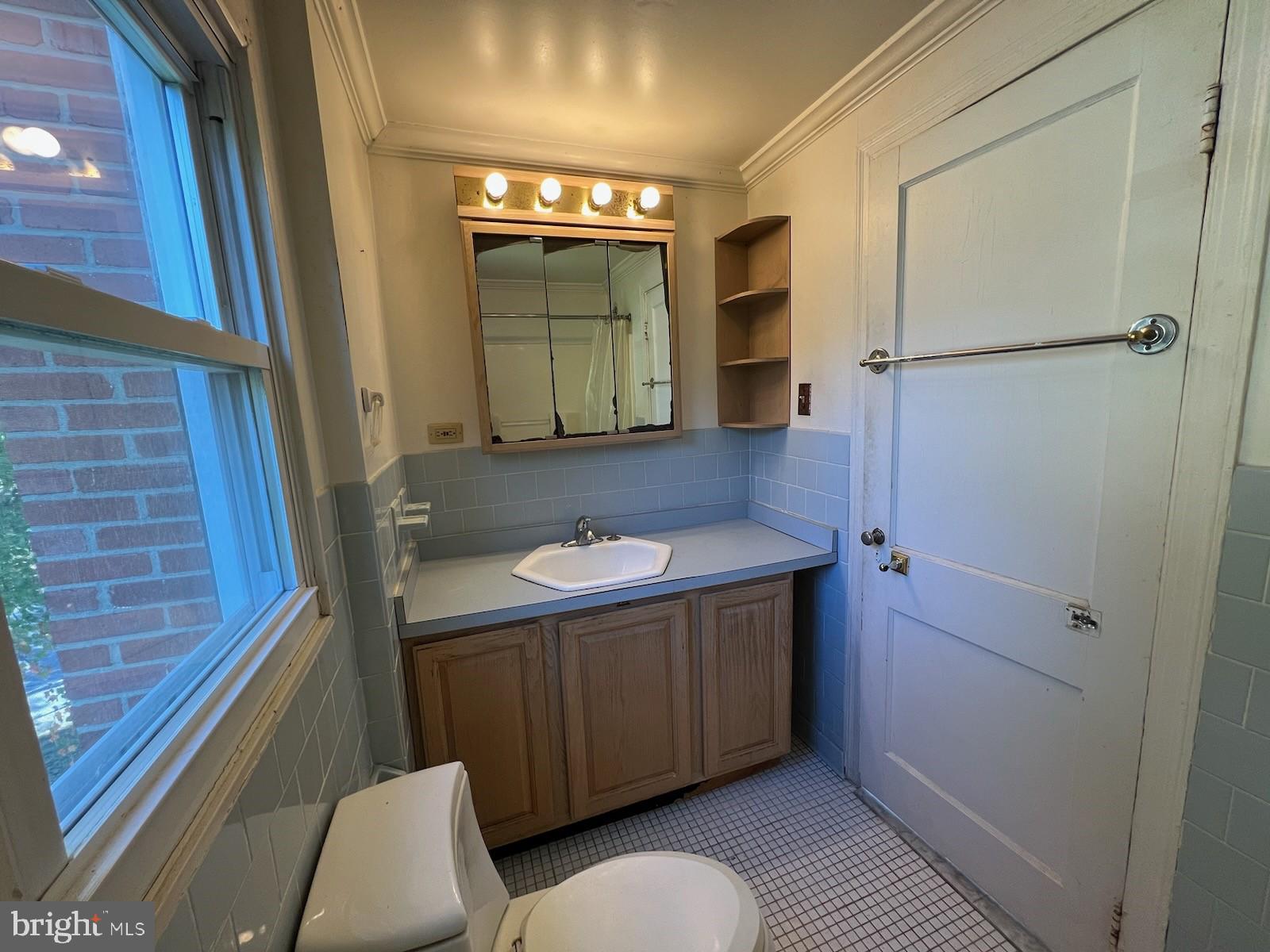 LANDOVER HILLS - Residential