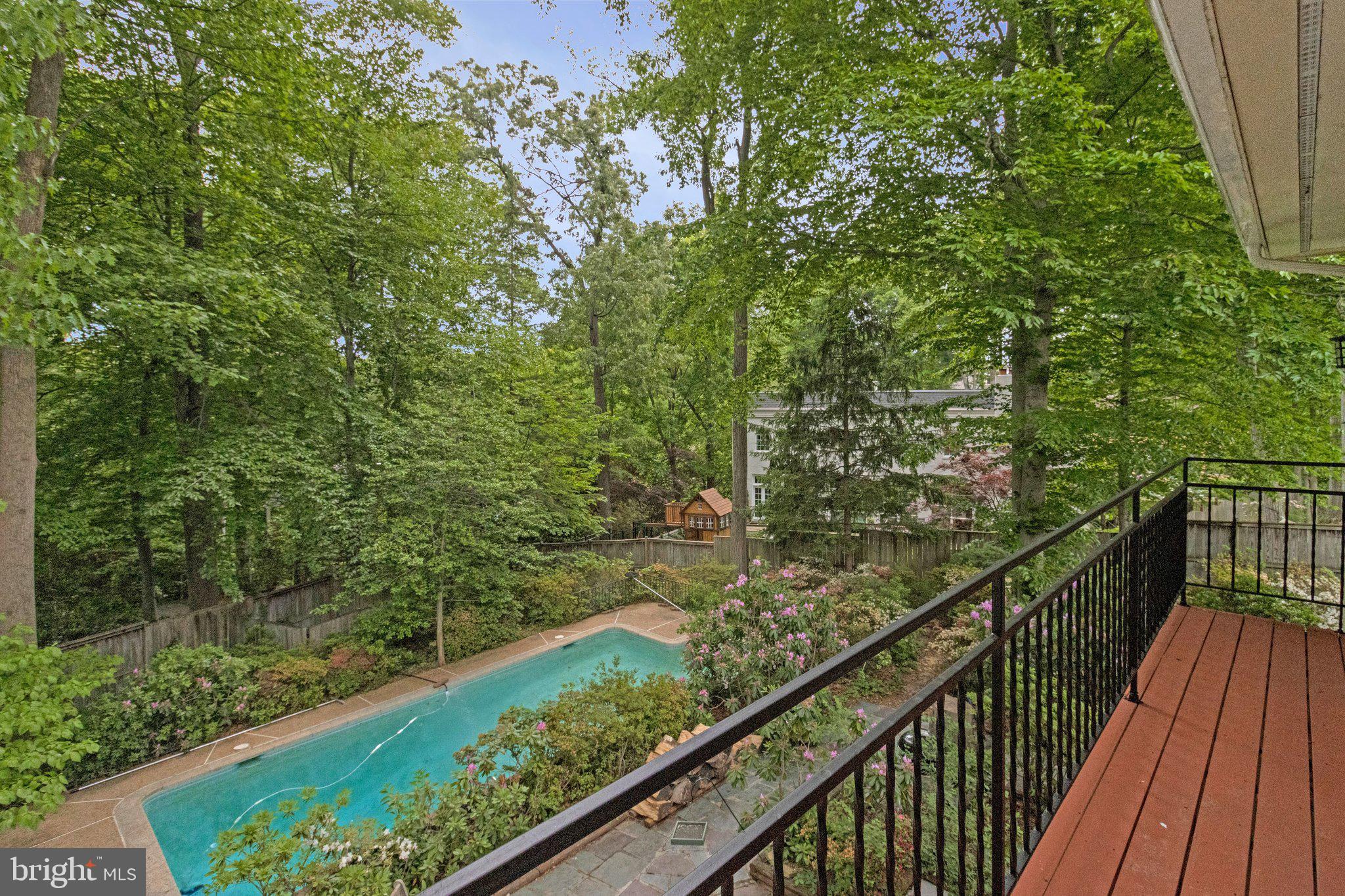 CHAIN BRIDGE FOREST - Residential