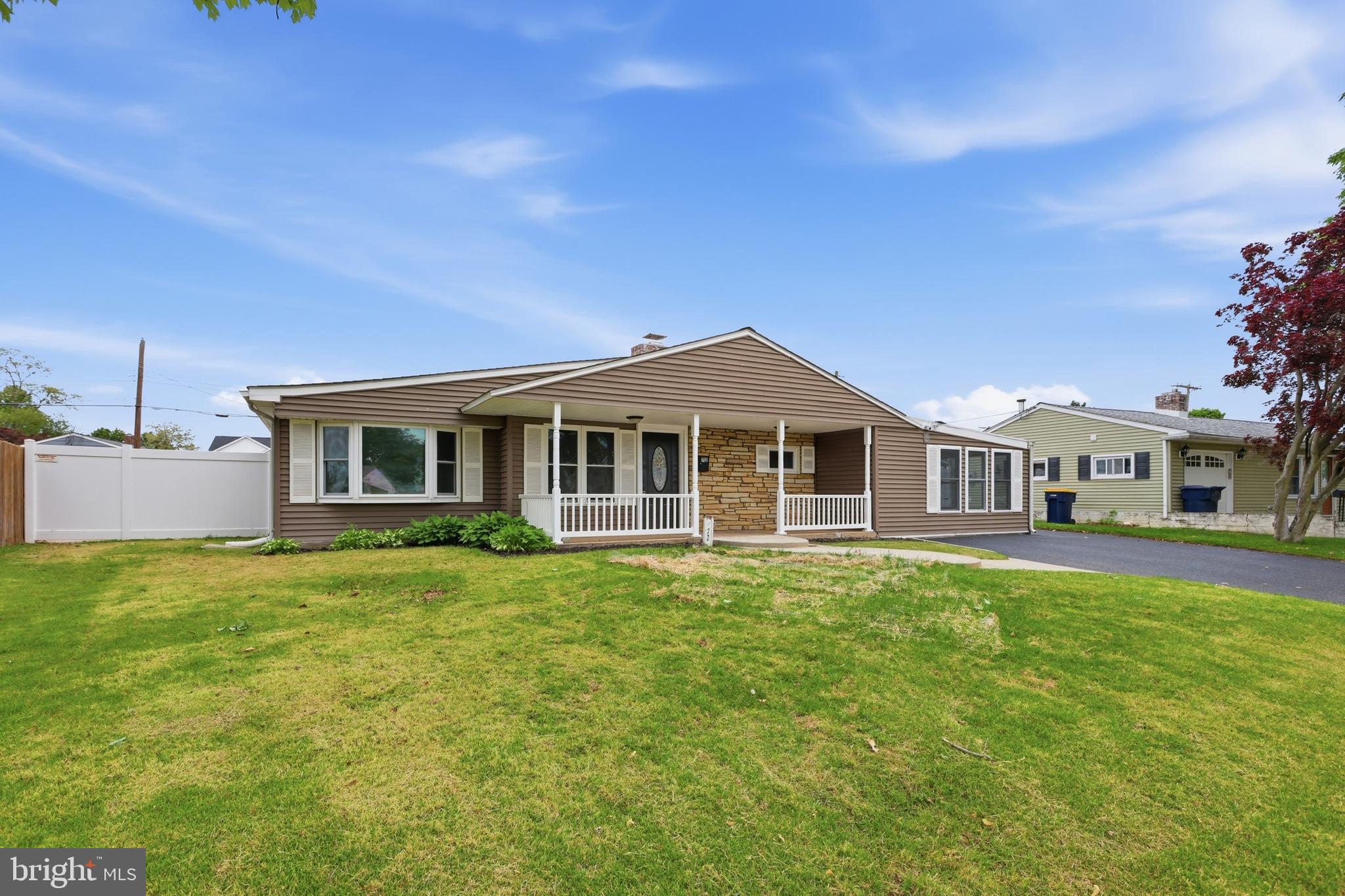 LEVITTOWN - Residential