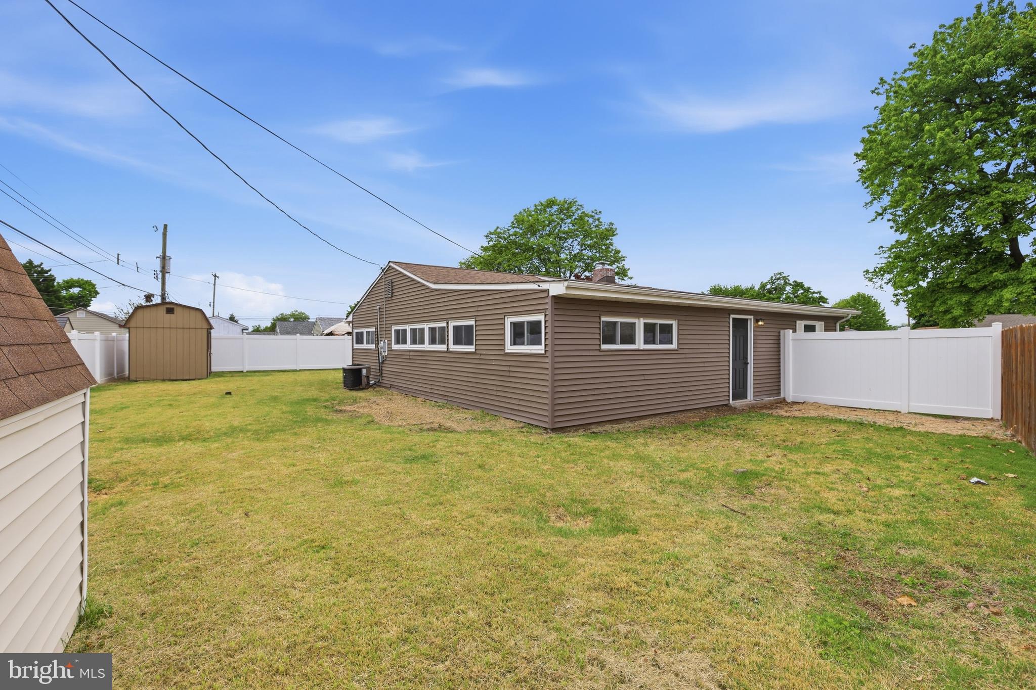 LEVITTOWN - Residential