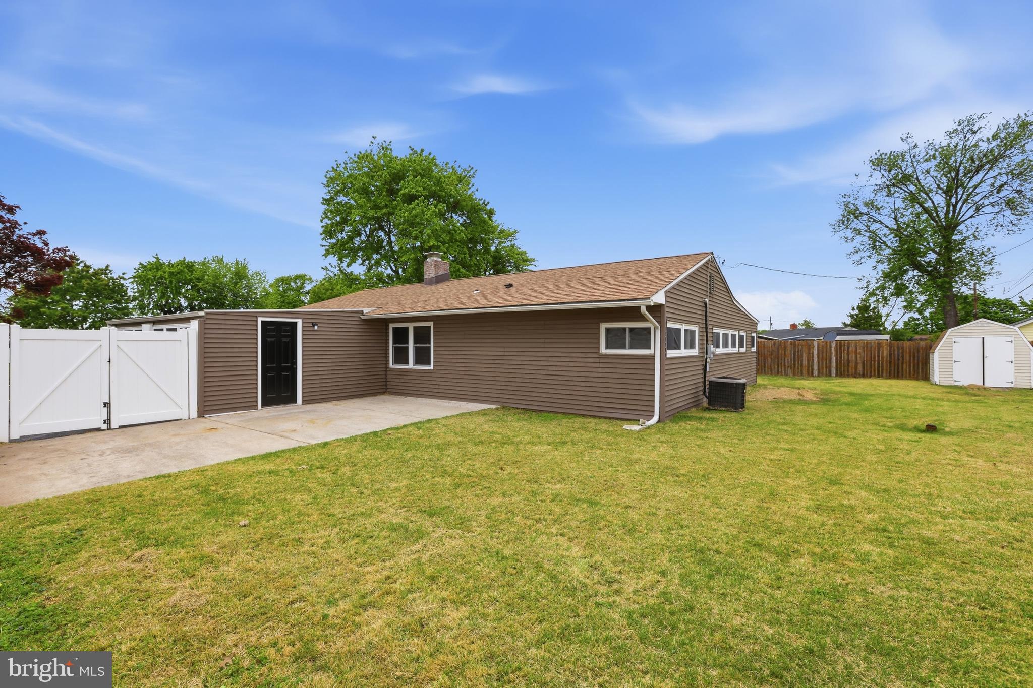 LEVITTOWN - Residential