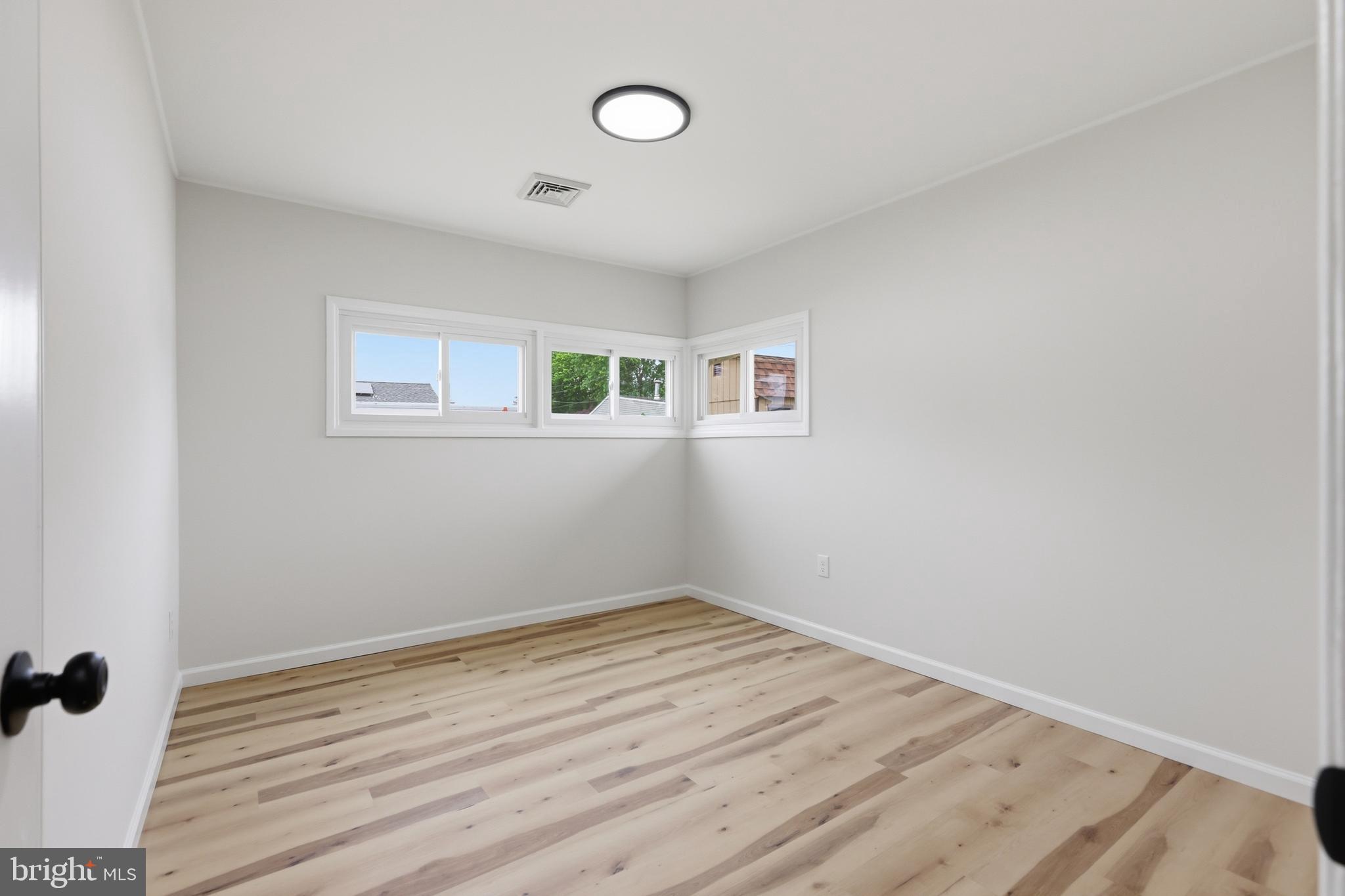 LEVITTOWN - Residential