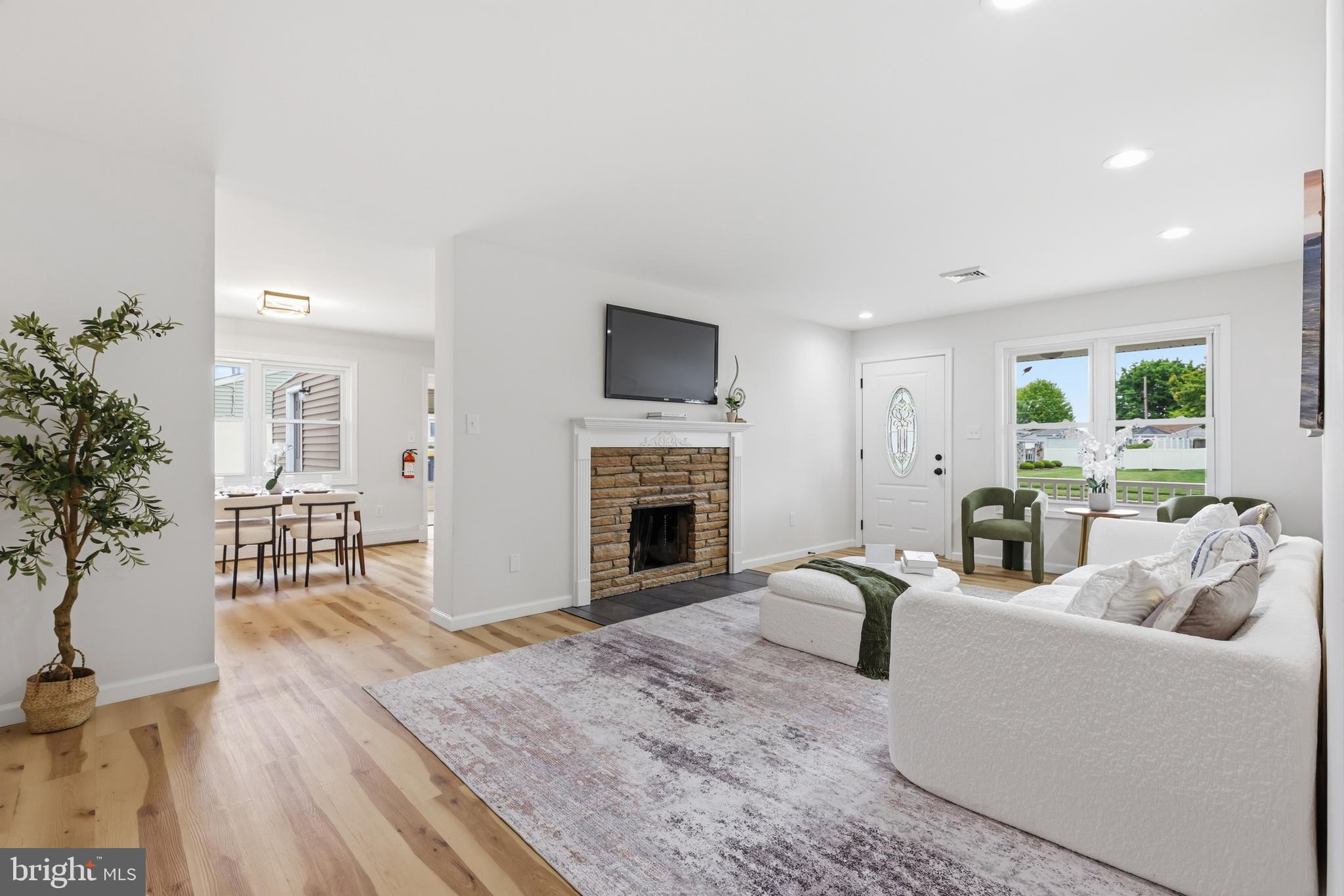 LEVITTOWN - Residential
