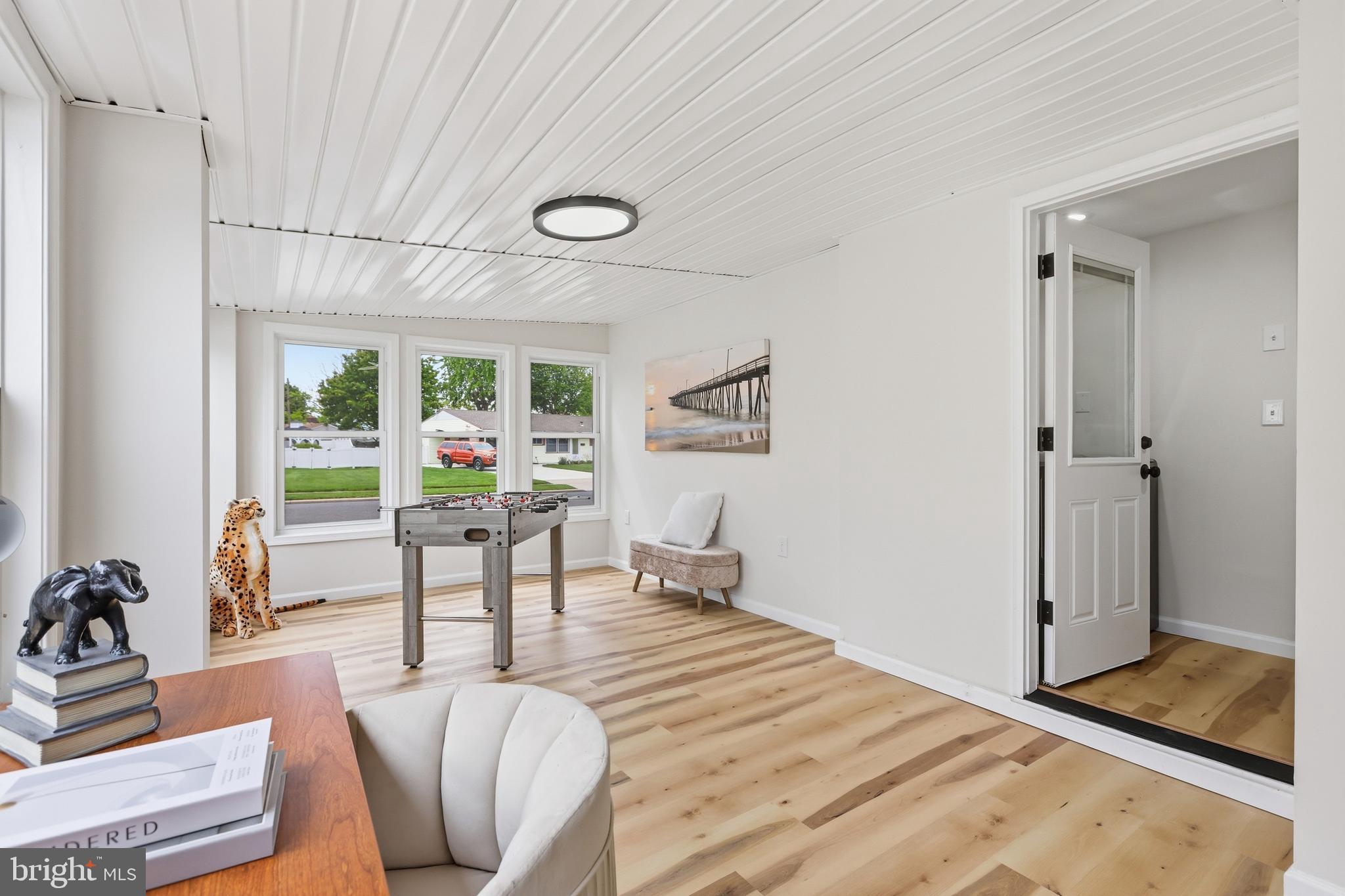 LEVITTOWN - Residential