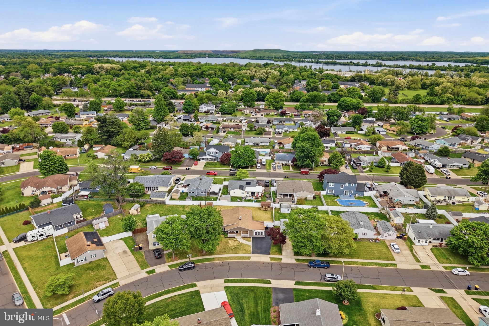 LEVITTOWN - Residential